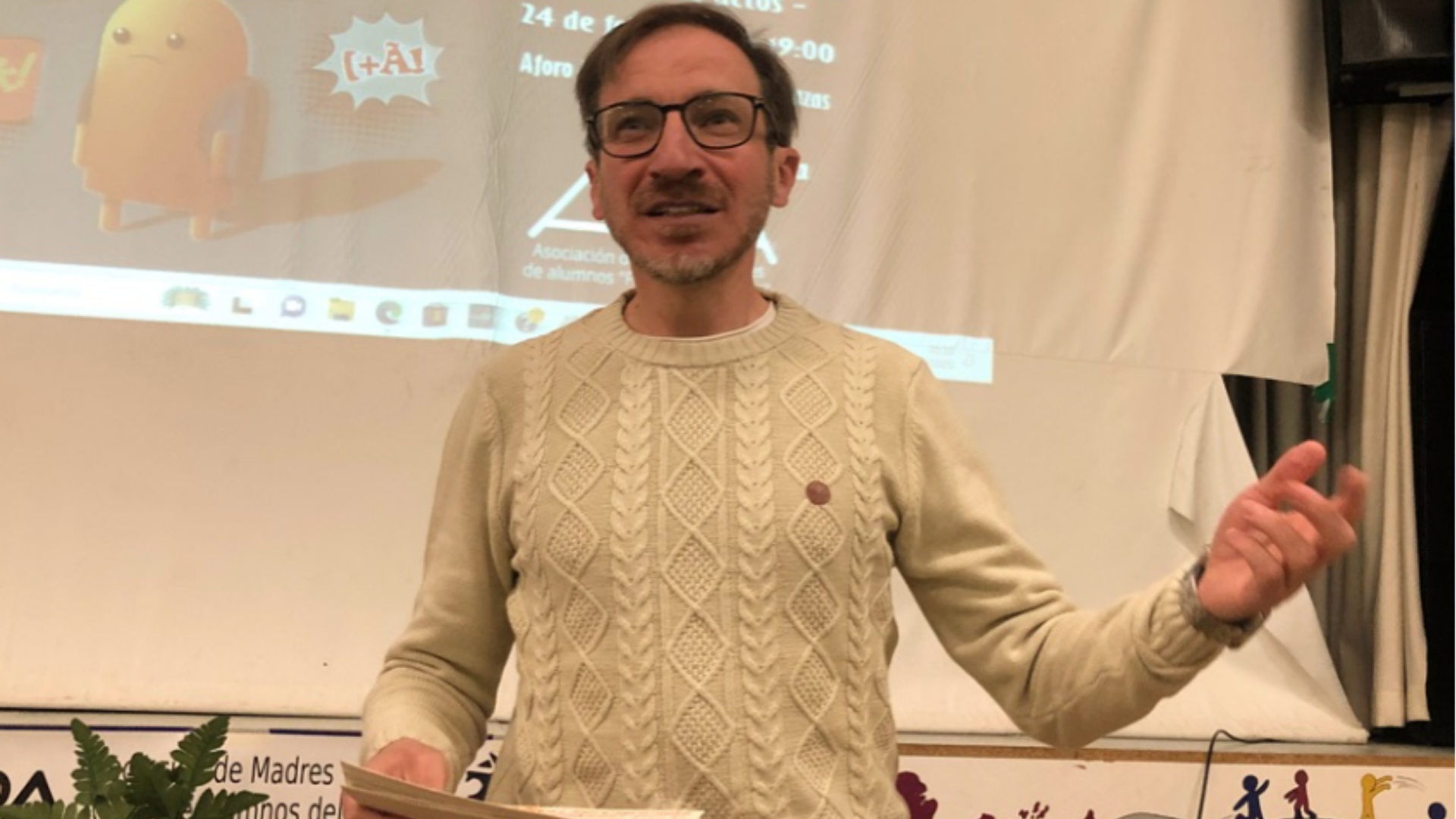 Damián Alcolea, actor con TOC: "Las obsesiones son egodistónicas, atacan a tu personalidad; si tienes animales a lo mejor te imaginas haciéndoles daño"