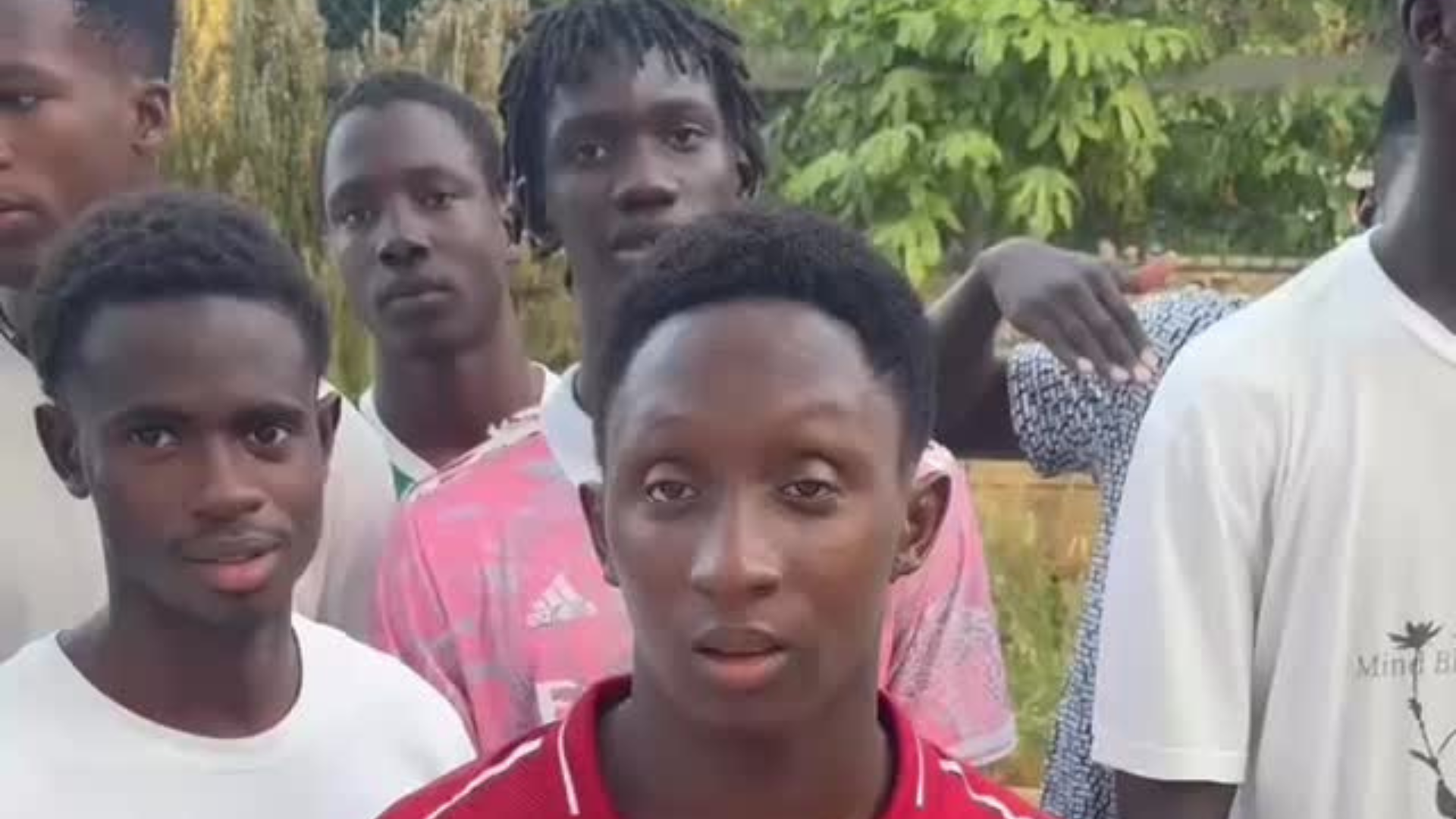 Un párroco se para en un semáforo de Tenerife a hablar con unos jóvenes y lo que pasa después salva a 600 migrantes: "Les llevaron a la carcel siendo niños"