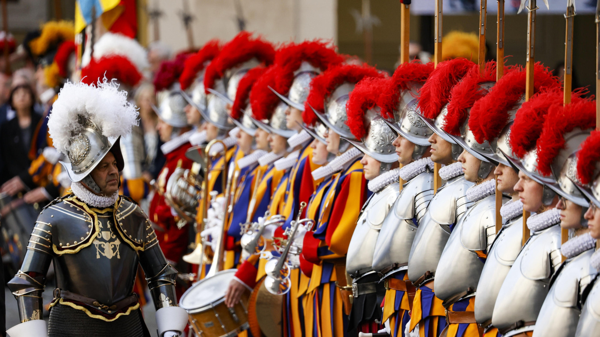 27 nuevos Guardias Suizos Pontificios juran lealtad al Papa León XIV: "Sacrificando, si es necesario, mi vida en su defensa"