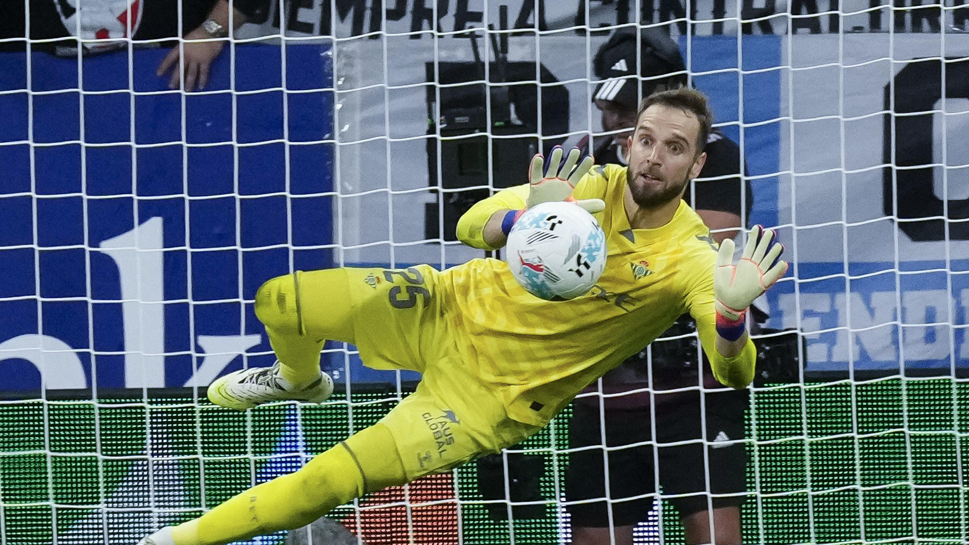 Edu Expósito, sobre la celebración de Pau López: "Su gesto sobra, sobre todo si se ha criado en el Espanyol"