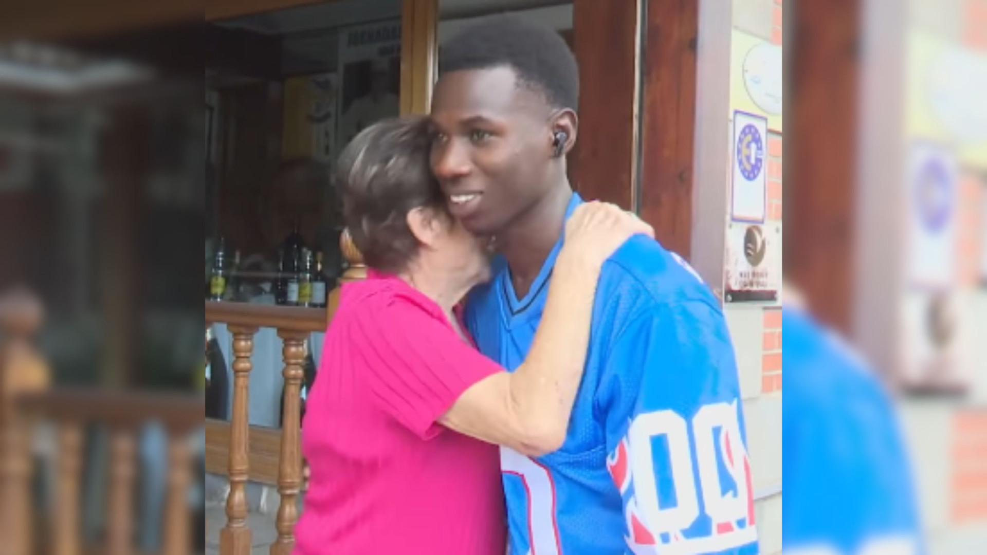Pepita, anciana de Cartagena, vuelve a nacer gracias a Mohamed y así quiere devolverle el favor: "Aquí tienes tu casa para comer y si quieres dormir, también"