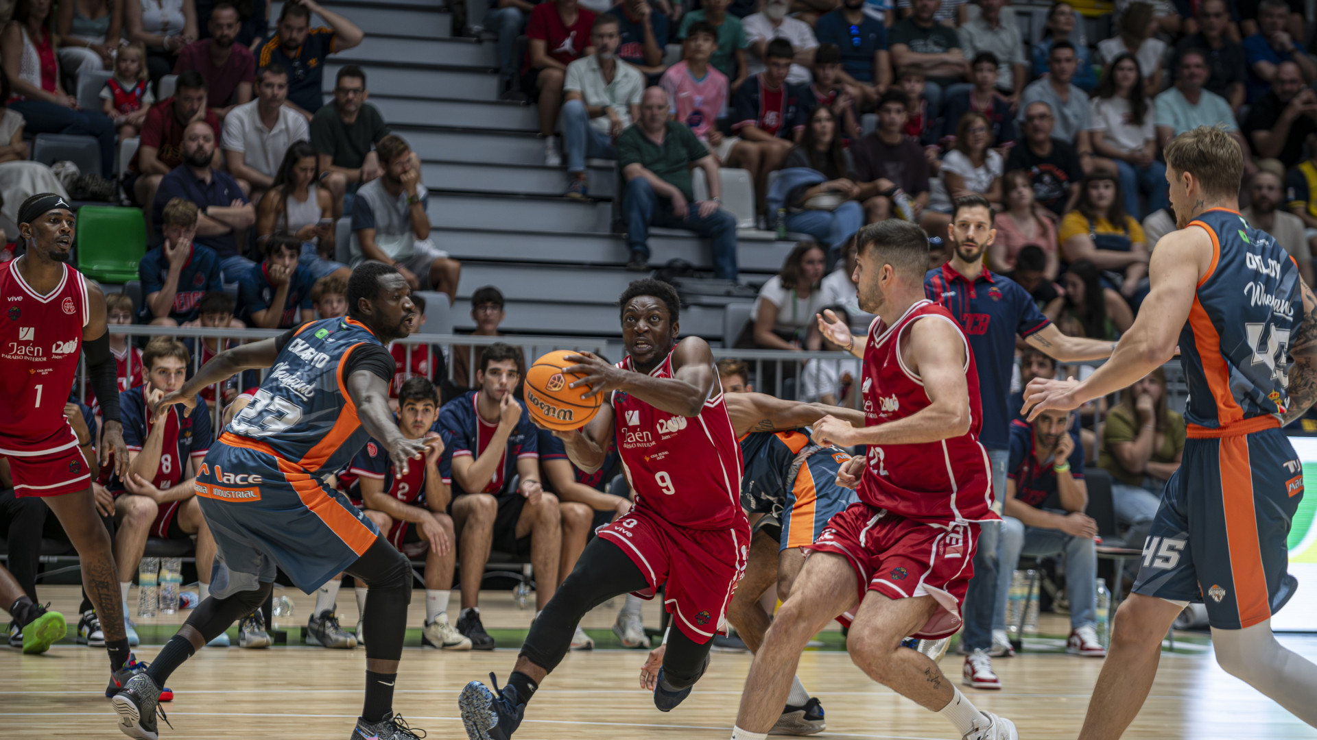 El Jaén CB denuncia que no podrá jugar en el Olivo Arena y tendrá que salir de la provincia
