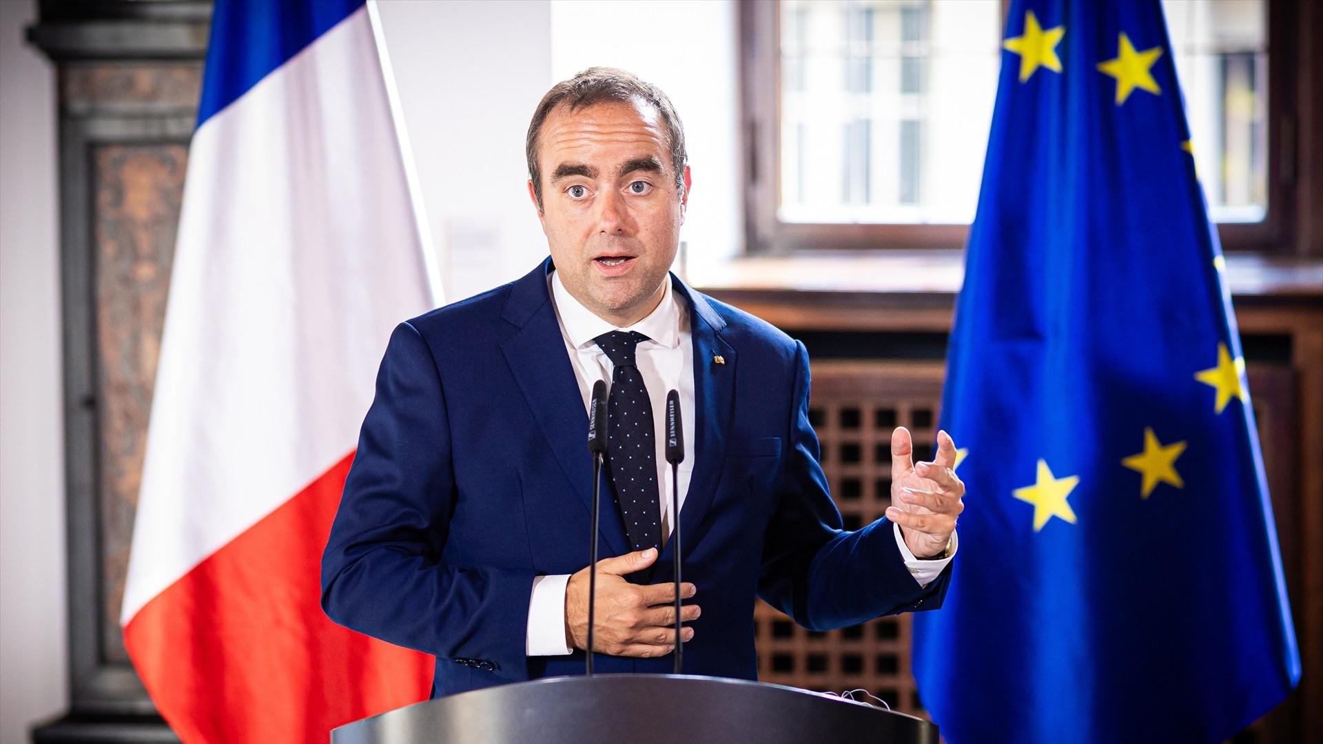 El primer ministro francés, Sébastien Lecornu, presenta su dimisión pocas horas después de anunciar su Gobierno