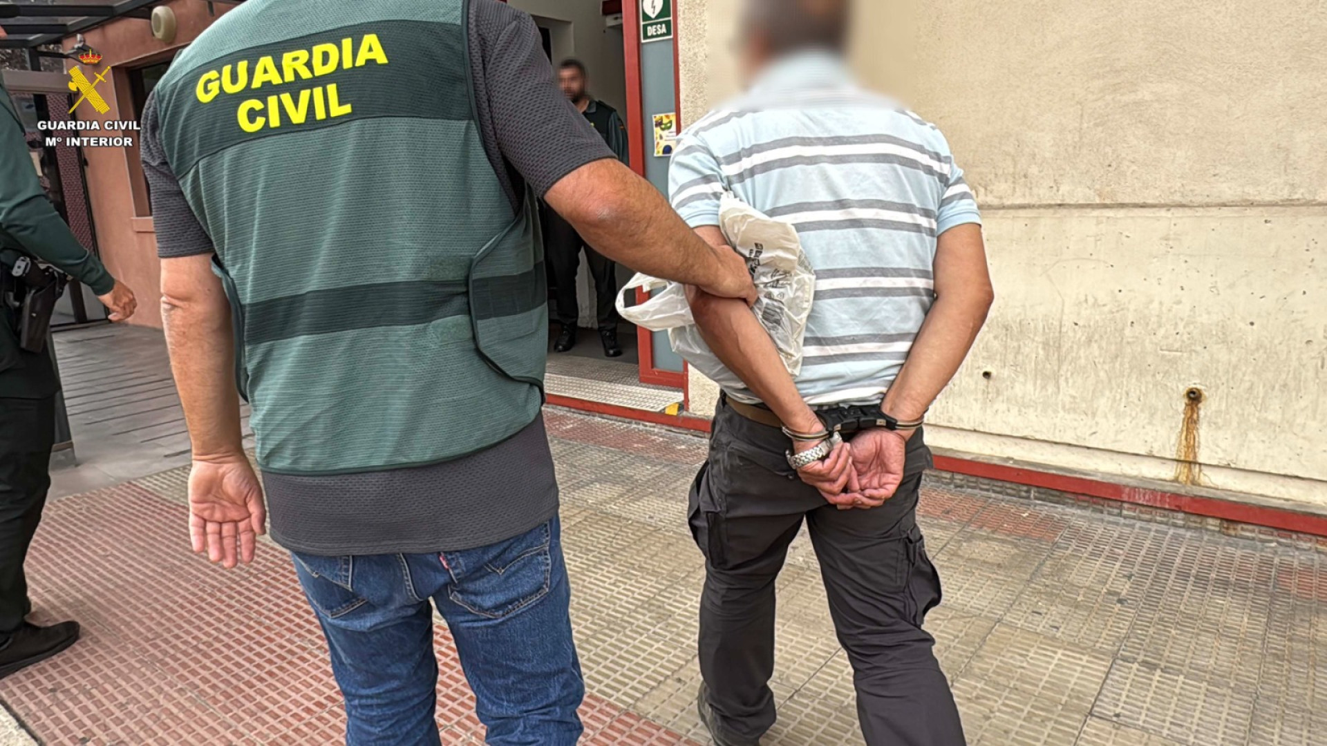 La Guardia Civil detiene en Logroño al acosador de parques que grababa a niños y besó a una niña