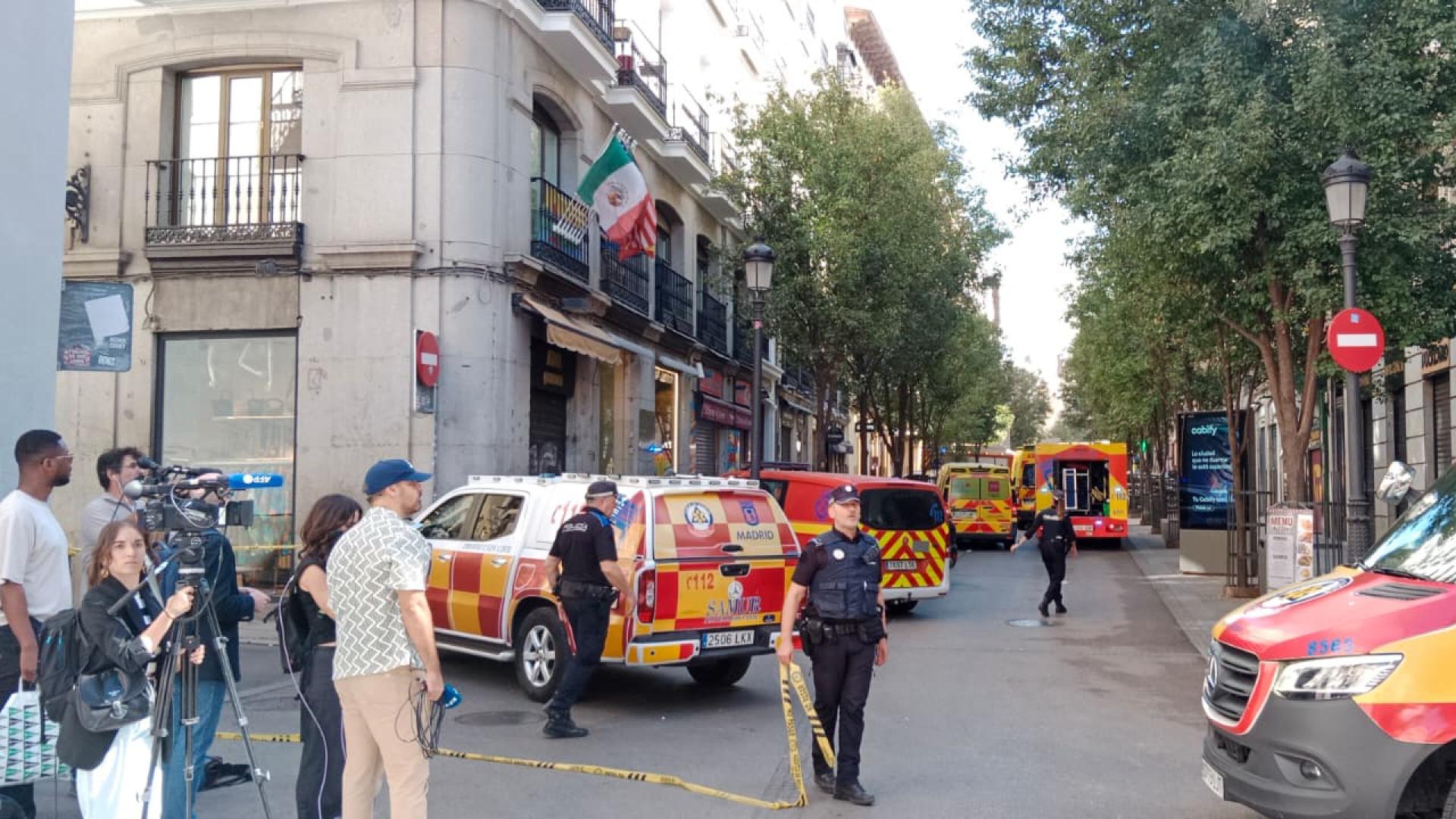 Los bomberos localizan los cuerpos de los cuatro desaparecidos del derrumbe del edificio de Madrid y dan por finalizadas las labores de búsqueda
