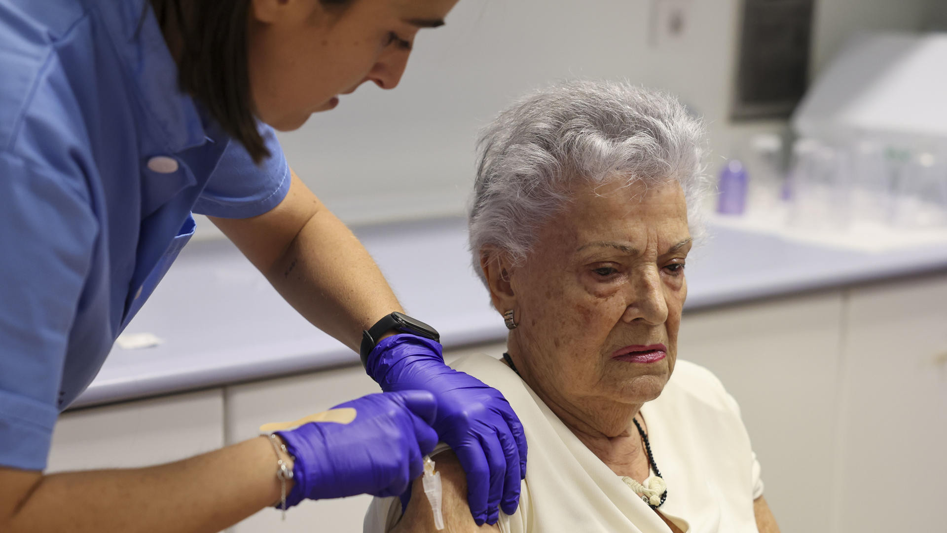 La vacuna de la gripe reduce la mortalidad y cierra el camino de otros patógenos hacia nuestro pulmón