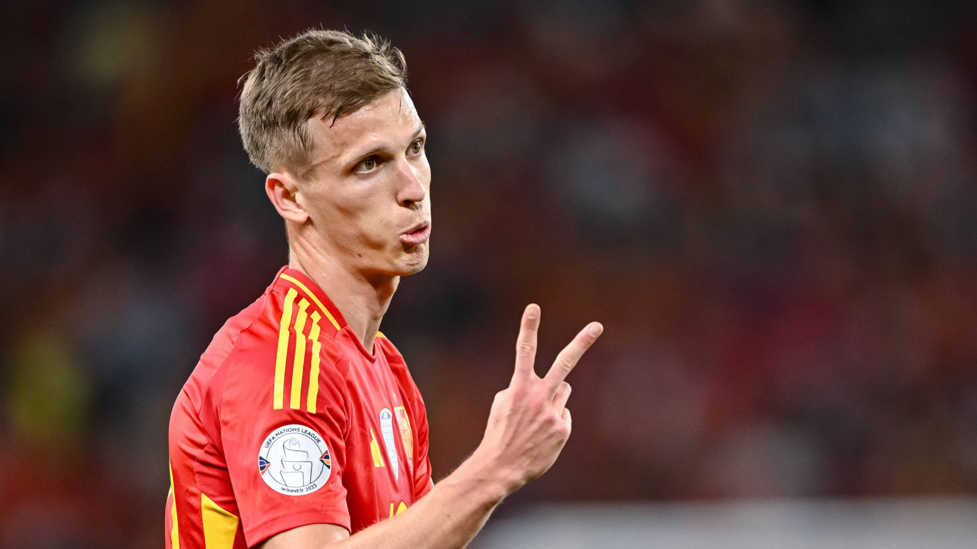 Dani Olmo, la enésima baja de España: Se vuelve a Barcelona lesionado