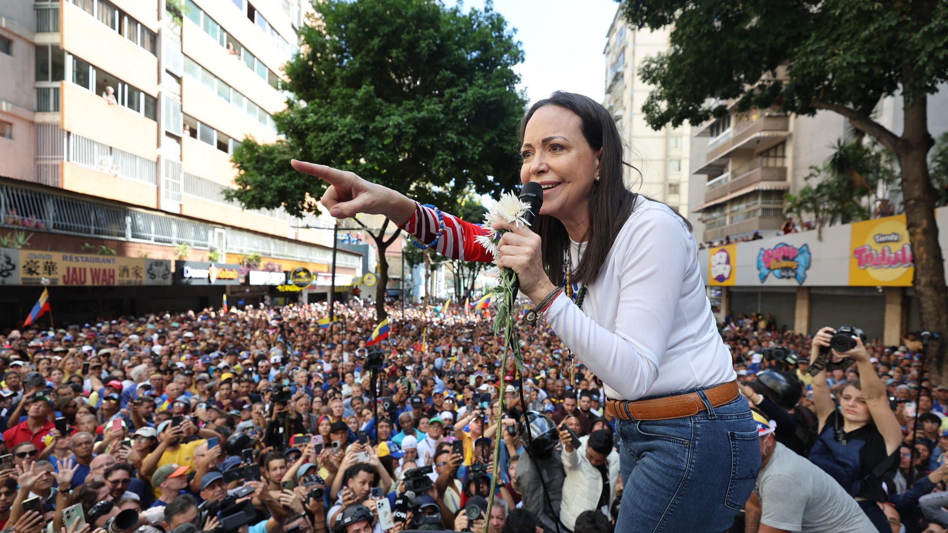 Venezolanos en España: "No nos extraña que Sánchez no haya felicitado a María Corina Machado"