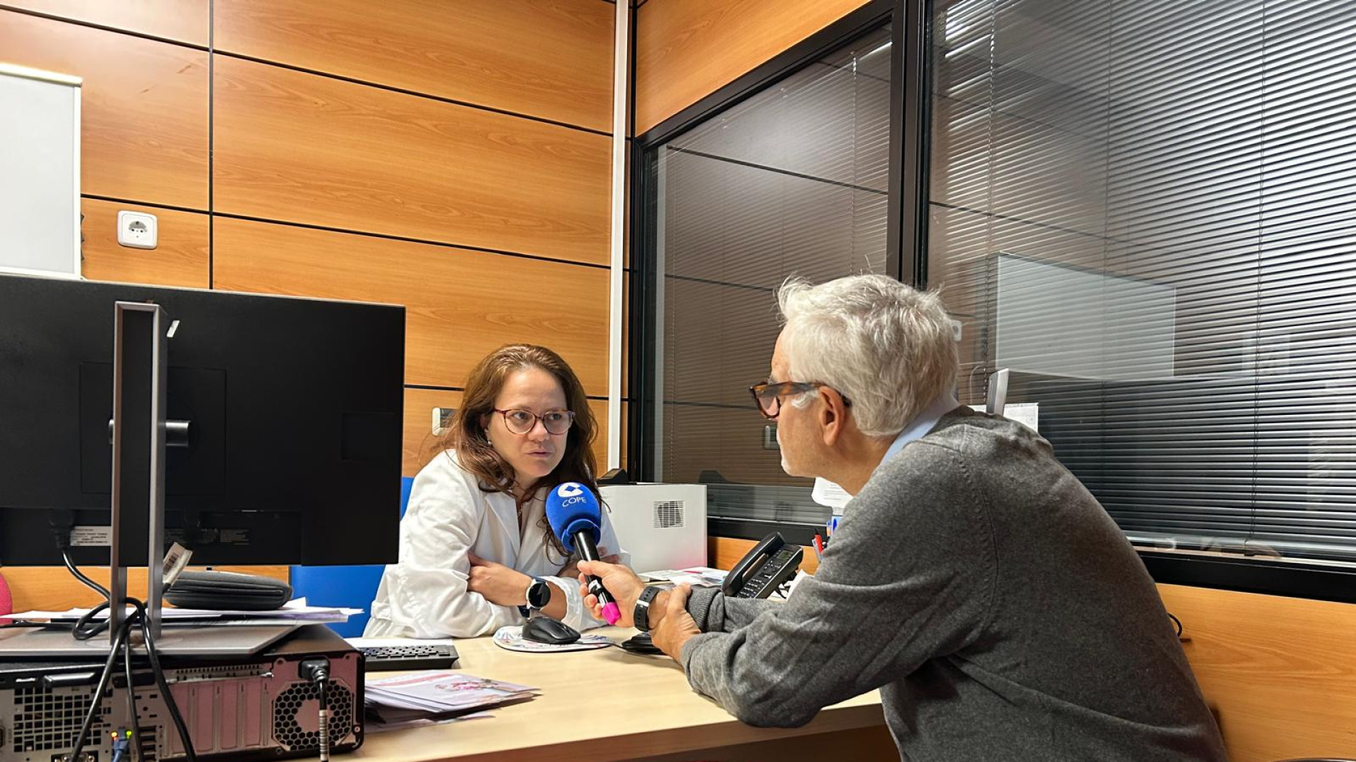 María Fernández Abaz, oncóloga: "Es clave atender al cribado de cáncer de mama, porque podemos ver cosas que de otro modo serían invisibles. Si esperas a notar un bulto, ya suele ser un tumor más grande”