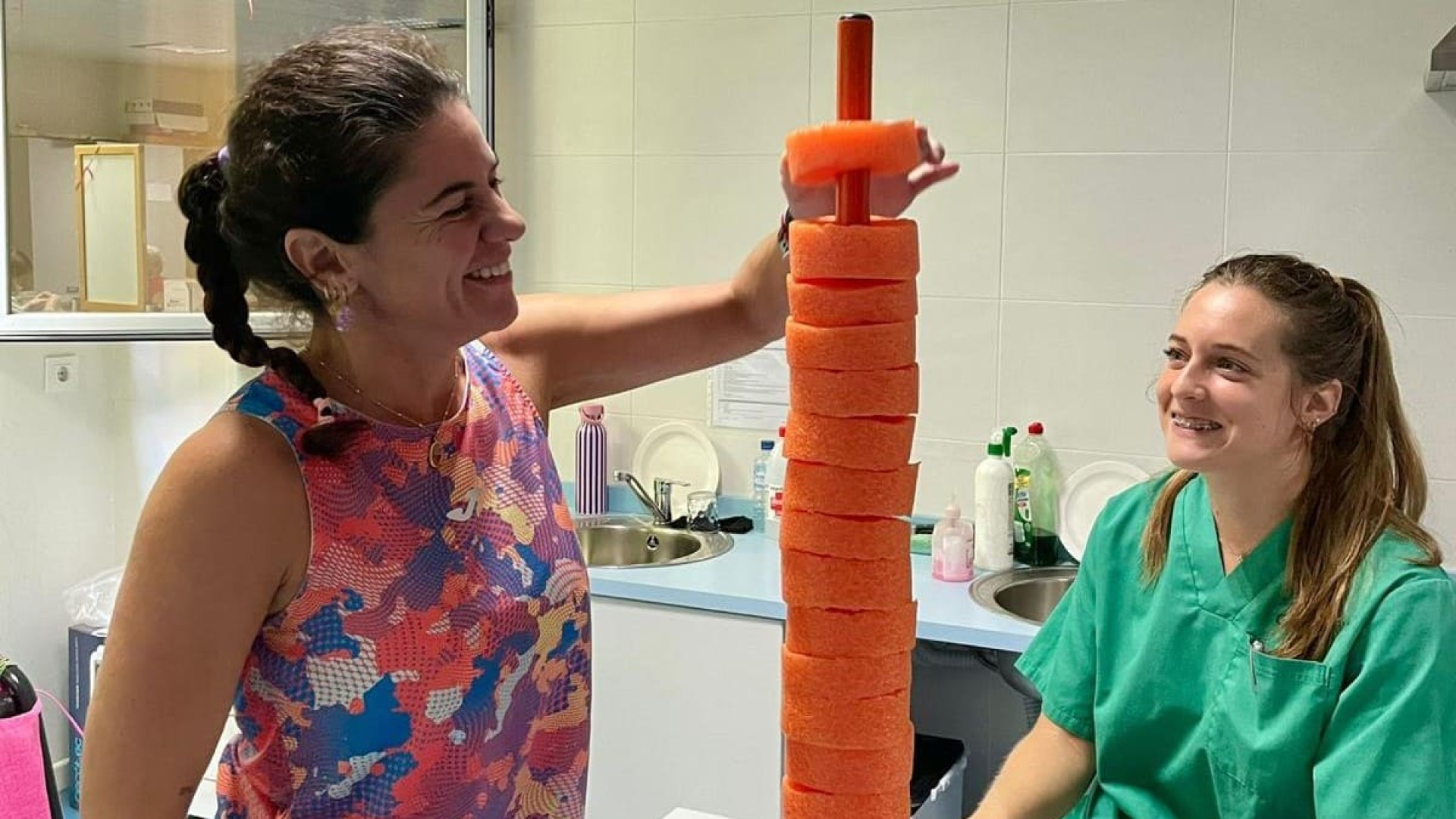 Vuelve a caminar y hablar: la increíble recuperación de Toñi (47 años) en Mérida tras sufrir un ictus