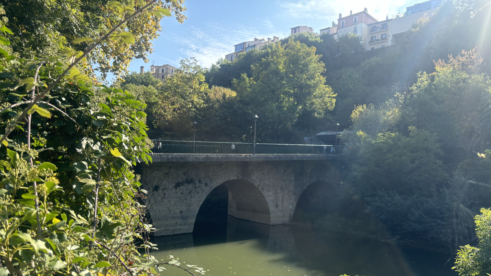 El Puente de Curtidores de Pamplona revela la historia del desaparecido barrio de los artesanos del cuero