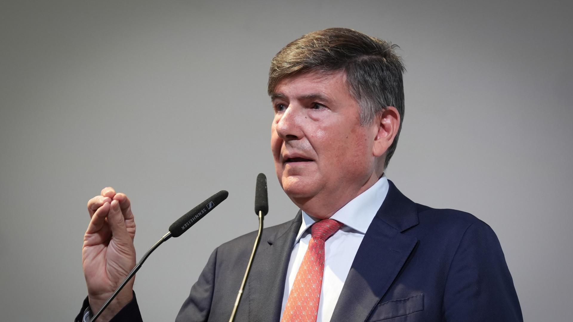 Manuel Pimentel, exministro de Trabajo: "Estamos ante un cambio de modelo provocado por la digitalización y la inversión de la pirámide demográfica, donde ya hay más personas de entre 40 y 60 años que de 20 y 30"