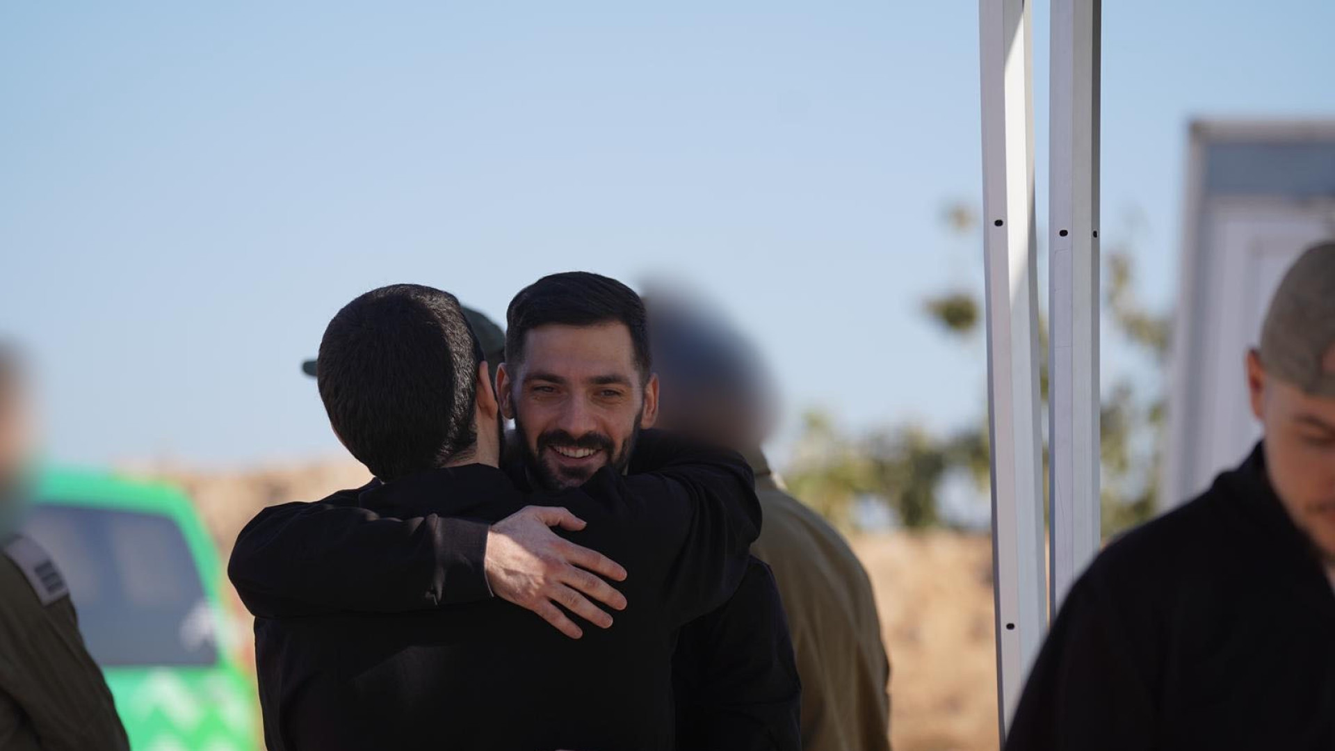 Alegría en Israel por los rehenes vivos liberados y consternación por recuperar solo cuatro cuerpos de los 28 rehenes muertos