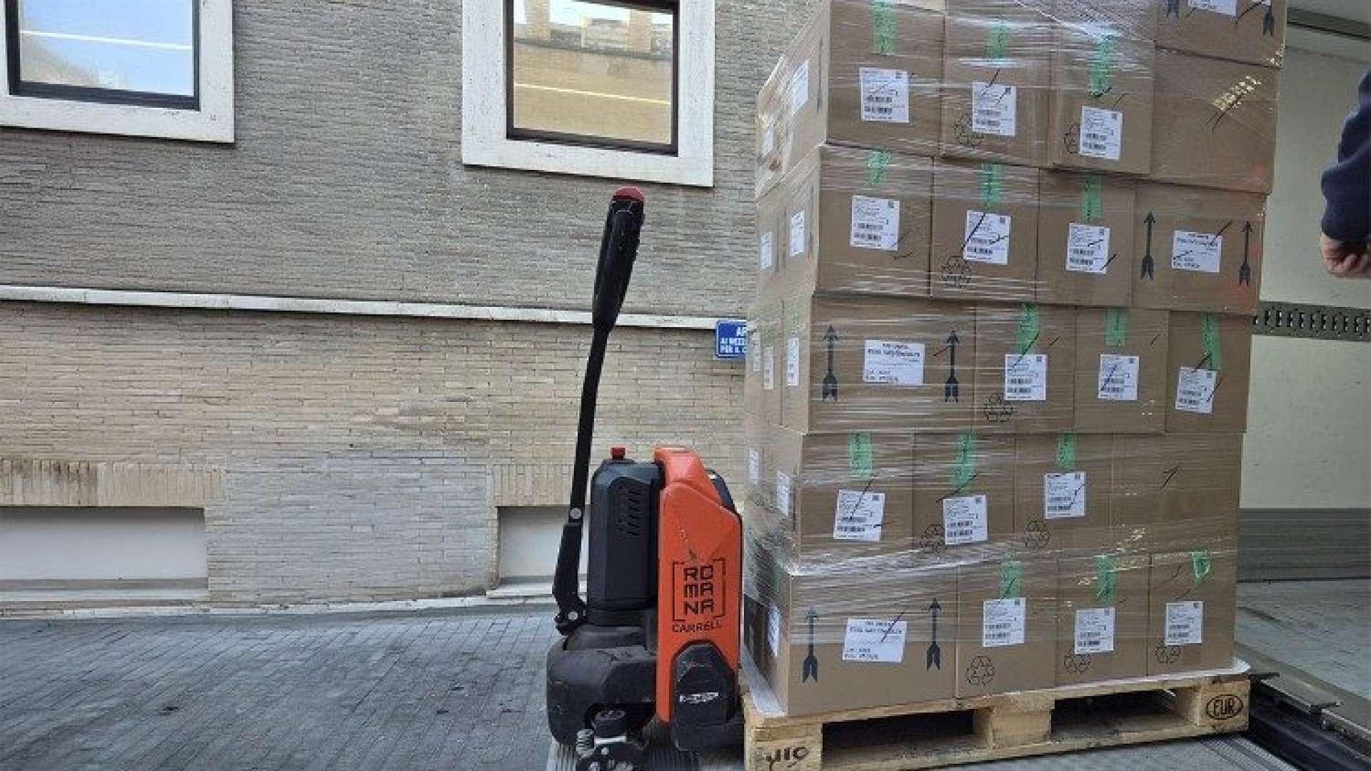 León XIV ha enviado cinco mil antibióticos para los niños de Gaza: "La caridad del Papa no se detiene"