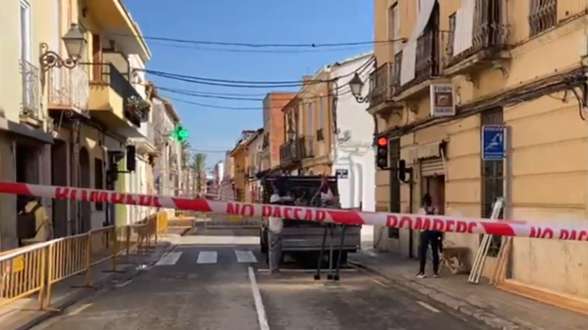 Se derrumba una finca en Massarrojos con cuatro vecinos dentro