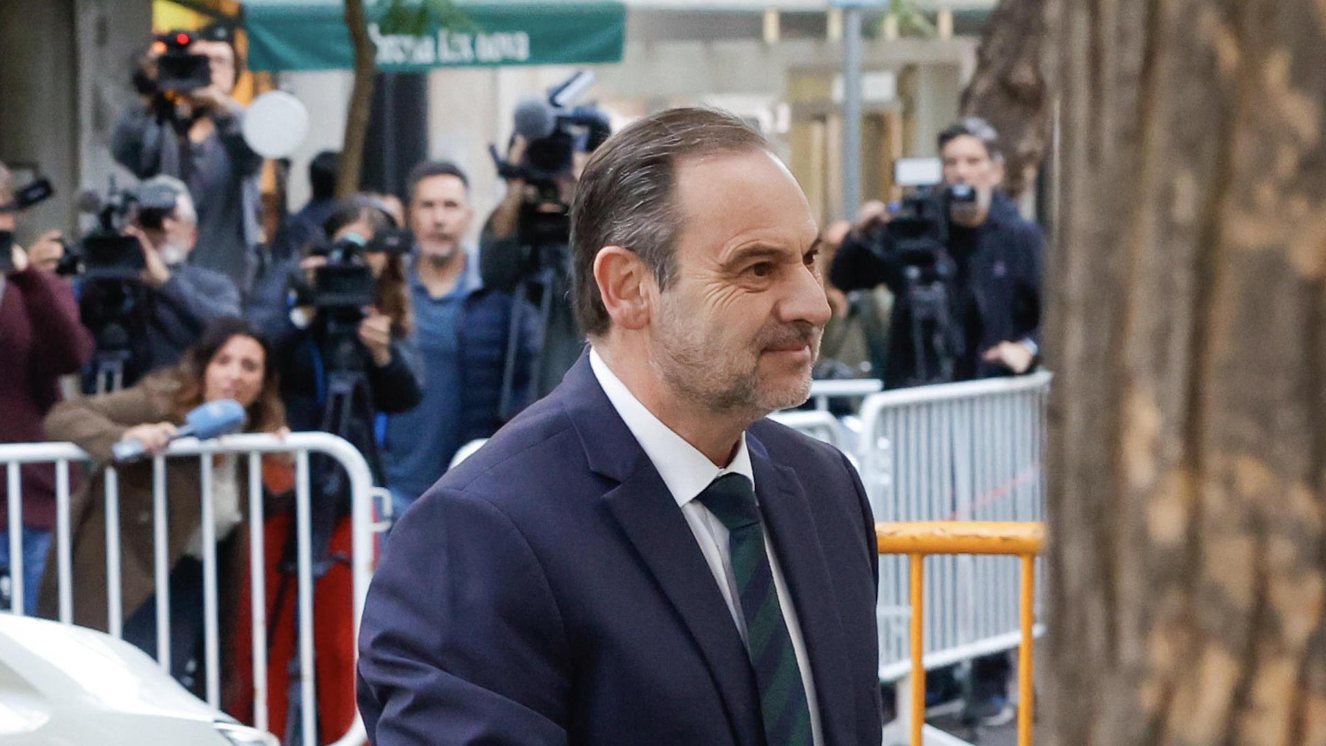 Ábalos se niega a declarar ante el juez del Supremo, mientras la Fiscalía no pide prisión para el exministro