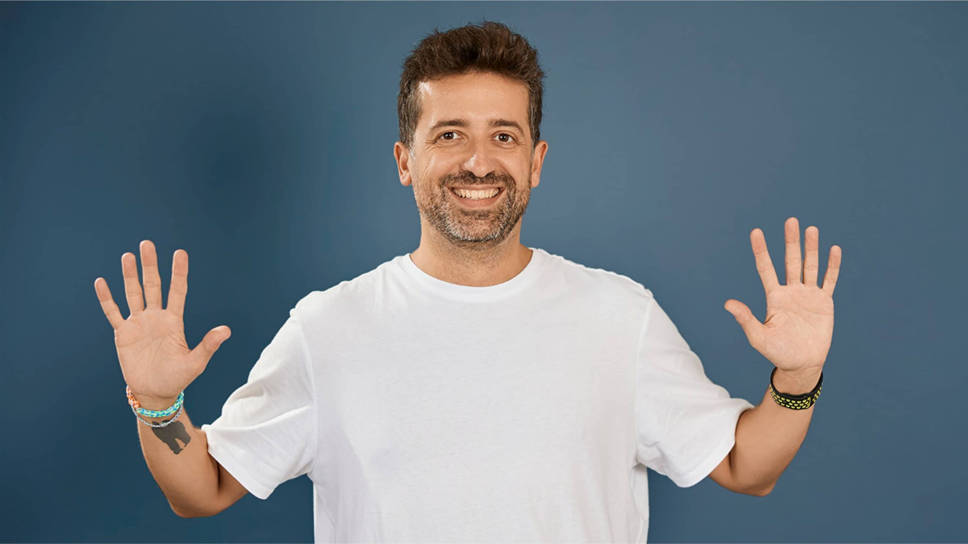Jordi Reche, experto en comunicación no verbal: "Los que andéis con el pecho hacia adelante, la espalda firme y mirando al frente, tenéis menos probabilidades de ser asaltados"