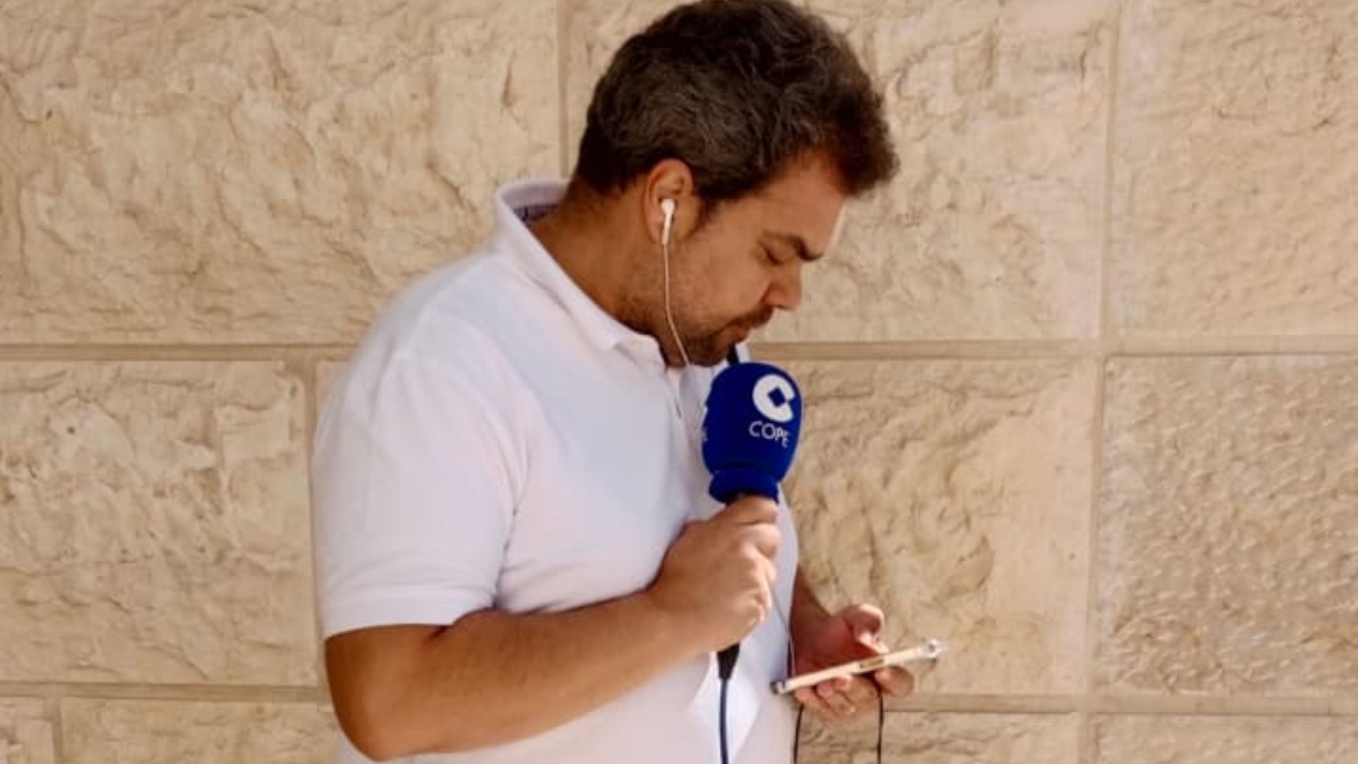 Rubén Corral, subdirector de La Linterna, próximo a la frontera con Gaza: "La situación es muy delicada y en cualquier momento se puede torcer"