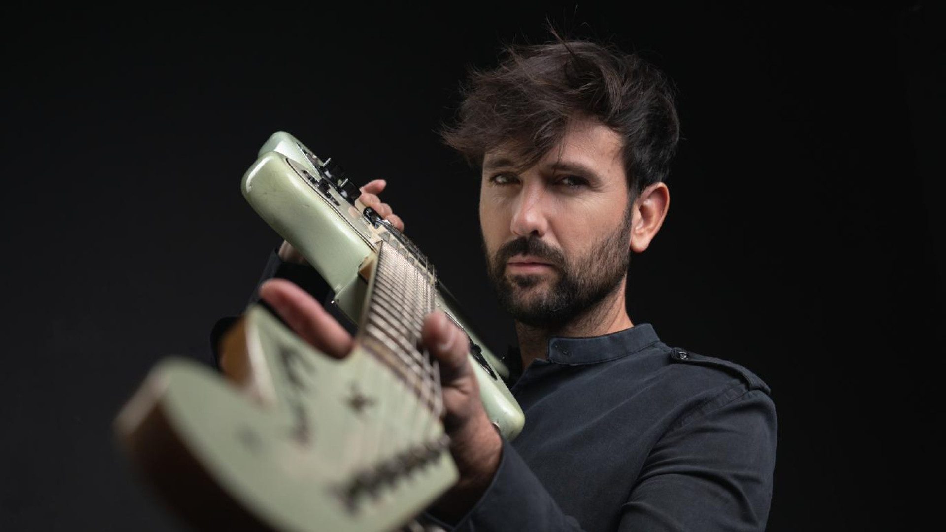 David Otero celebra su carrera en El Espinar (Segovia) con un viaje a sus orígenes musicales