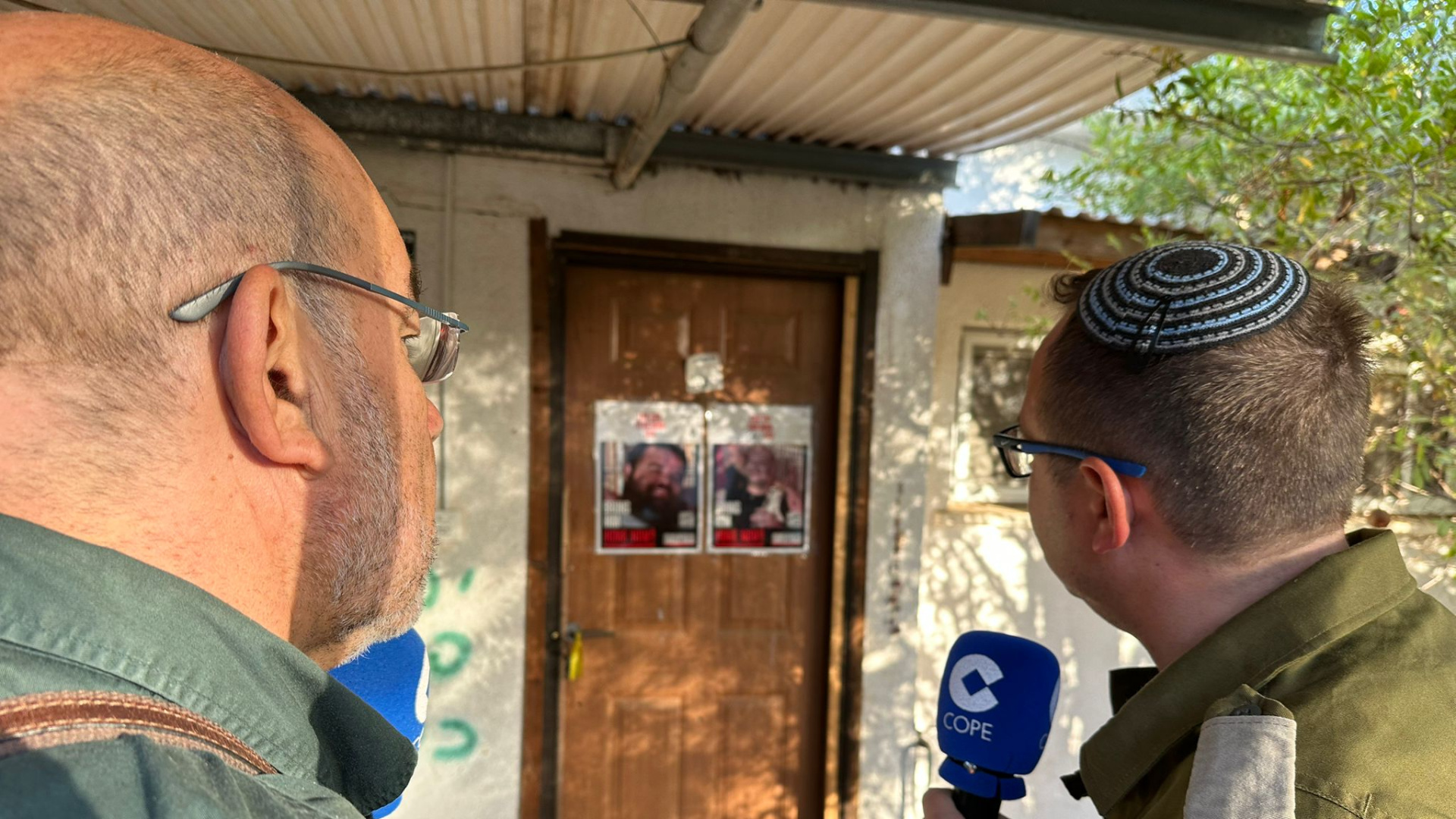 Rubén Corral, subdirector de 'La Linterna', desde el kibutz Nir Oz: "Parece ser que hay una guerra civil en el interior de la franja"