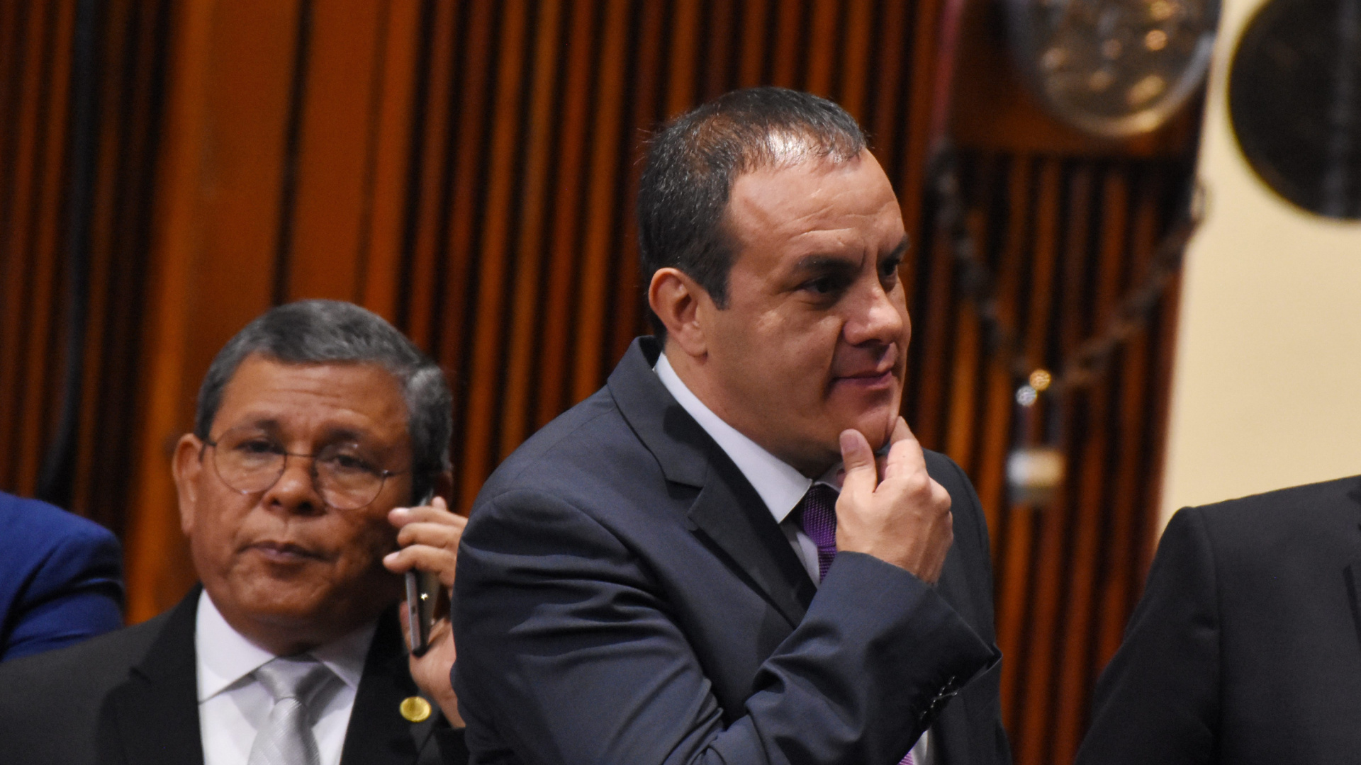 La imagen polémica del exjugador del Real Valladolid y actual diputado, Cuauhtémoc Blanco (52), al estar jugando al pádel durante una sesión de presupuestos