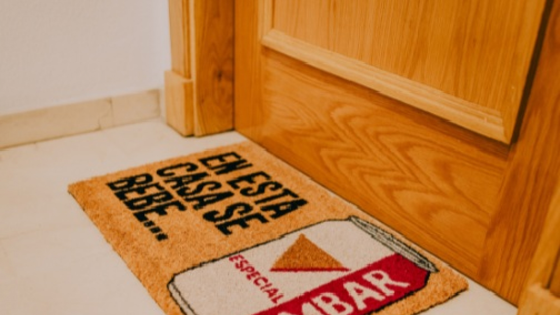 Ambar tiene la solución para ese regalo de Navidad imposible y te la sirve en bandeja... o en zapatillas