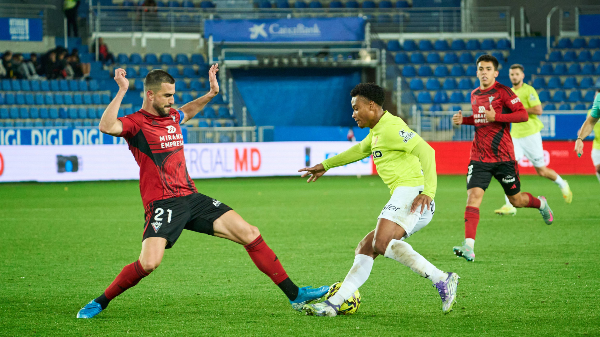 El golpe de realidad de la derrota en Vitoria: "No viene mal para bajar los pies al suelo"