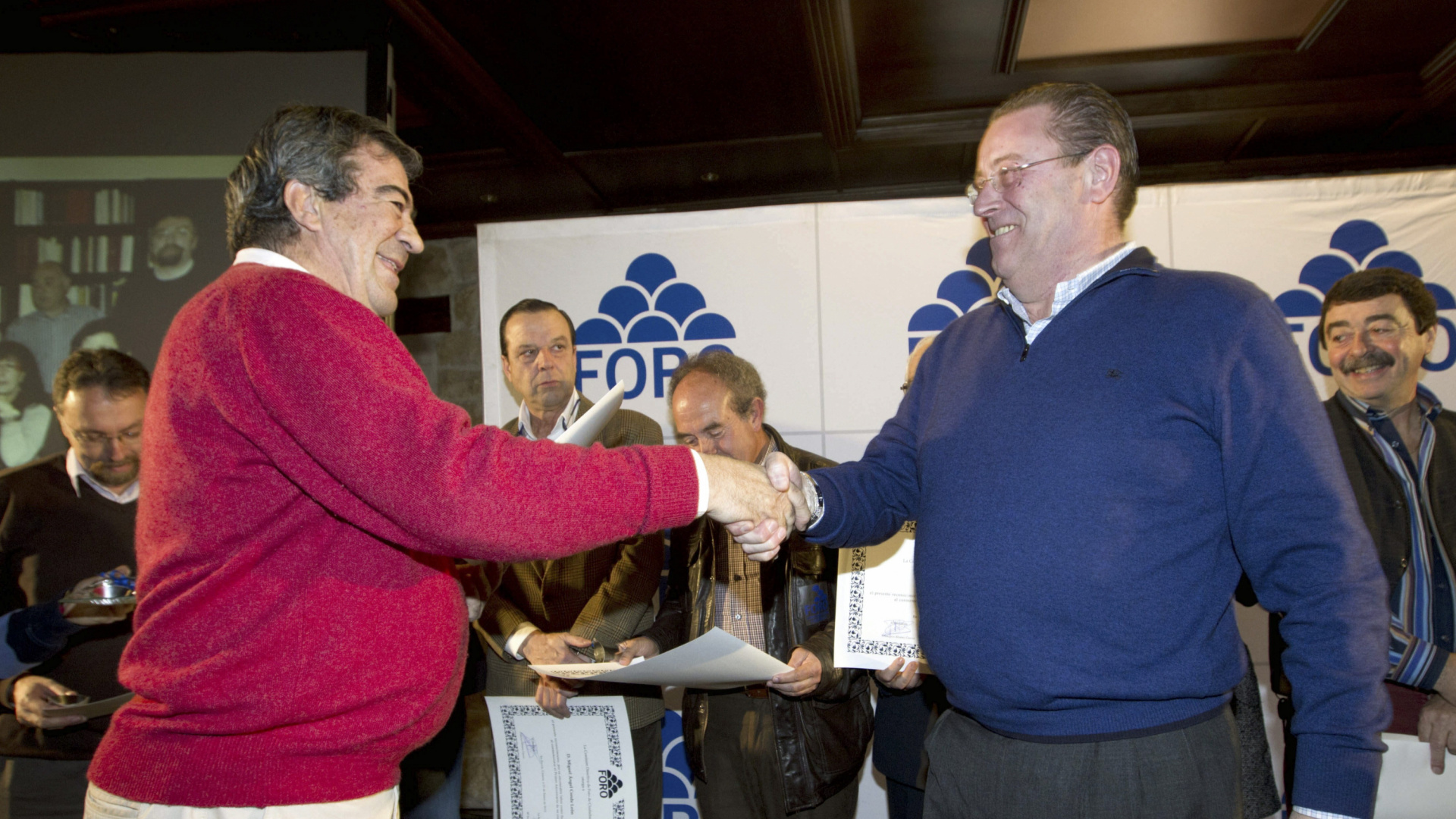 El emotivo adiós de Álvarez-Cascos a Pelayo Roces, su "amigo del alma"