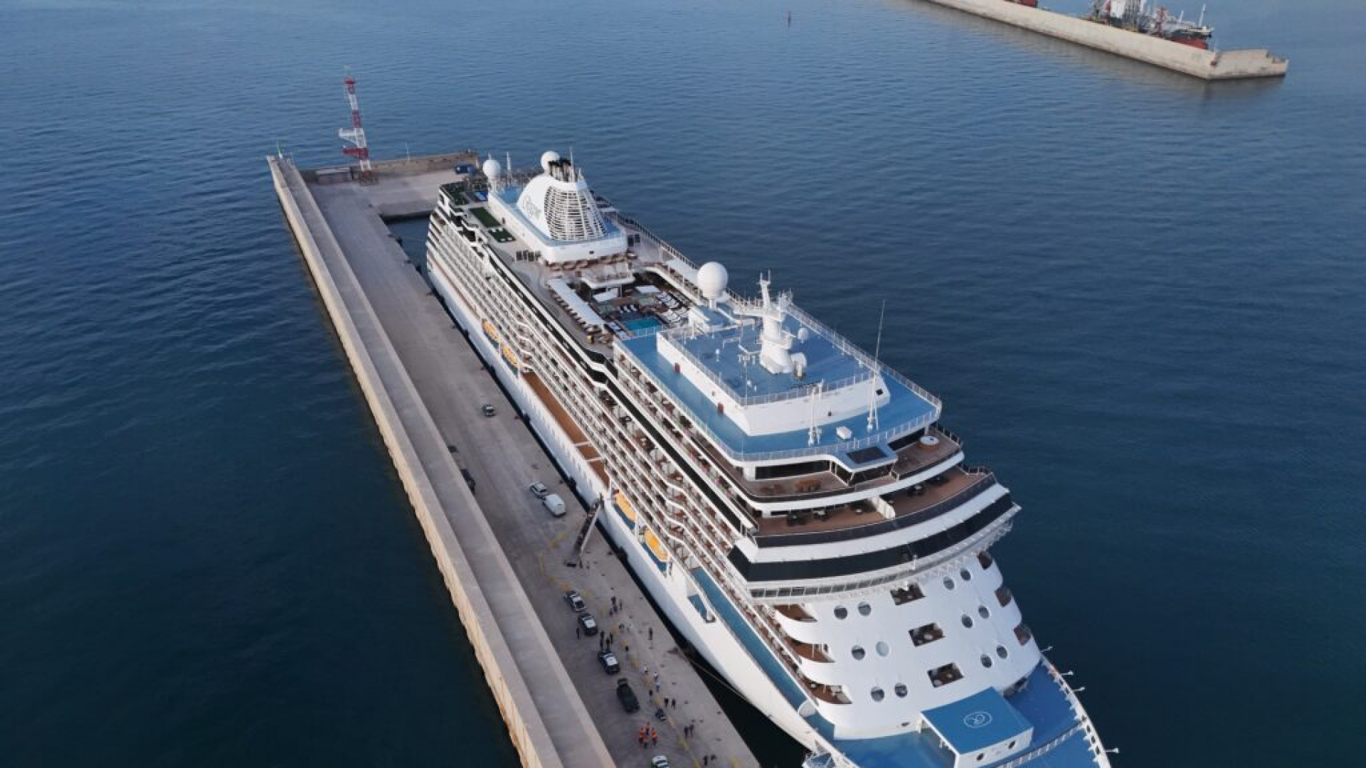 Confinadas 1.700 personas en un crucero en Burdeos tras muerte por brote gastrointestinal