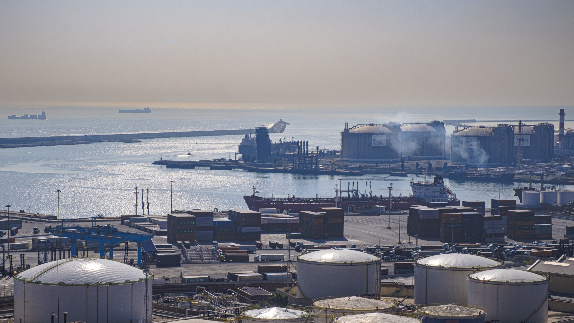 La industria catalana, en jaque por los aranceles de EEUU: una de cada tres empresas ya sufre el impacto