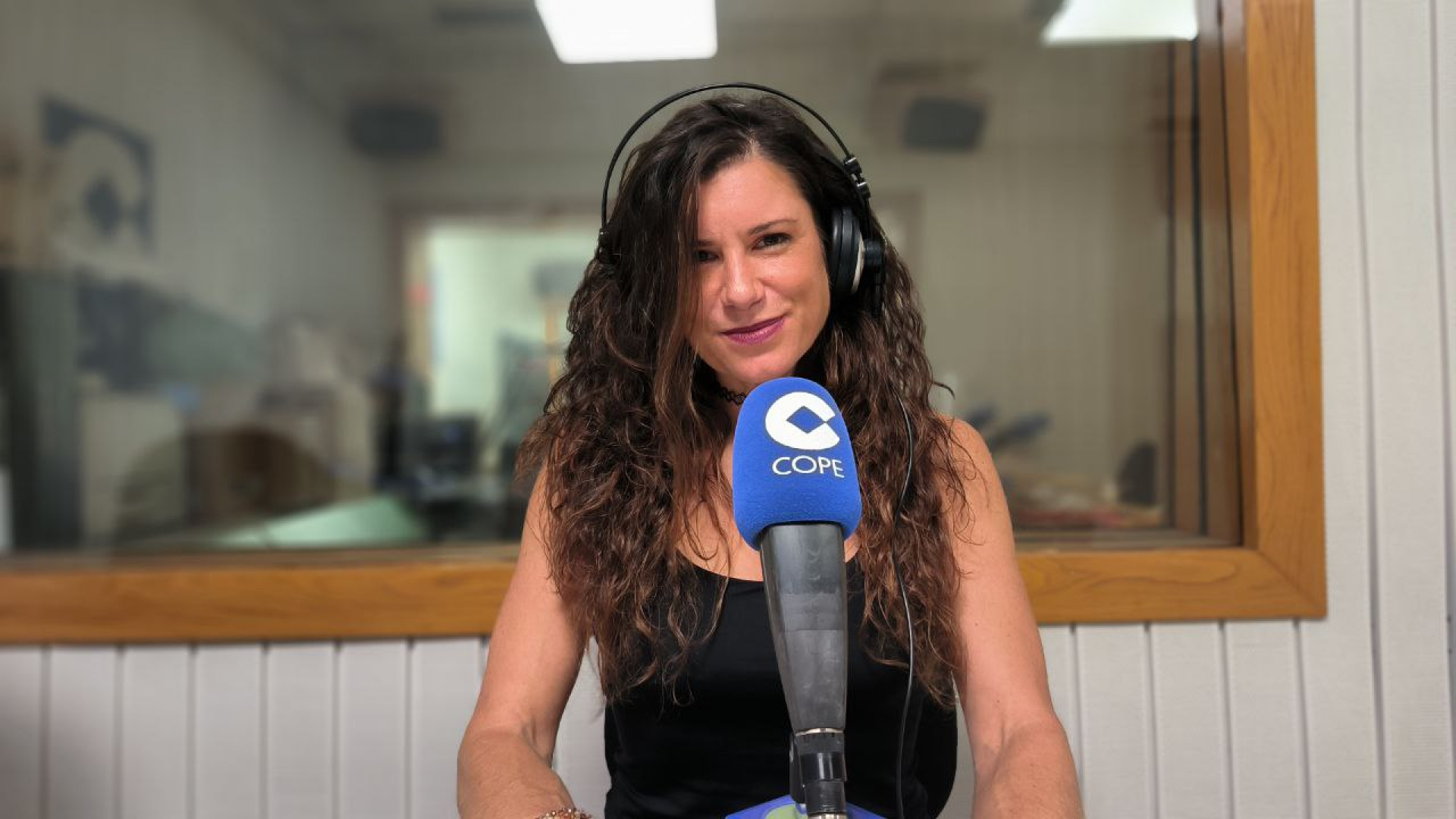 Rebeca Rods presenta en COPE “Gospel Symphony II”, una fusión entre góspel y música sinfónica con sello vigués