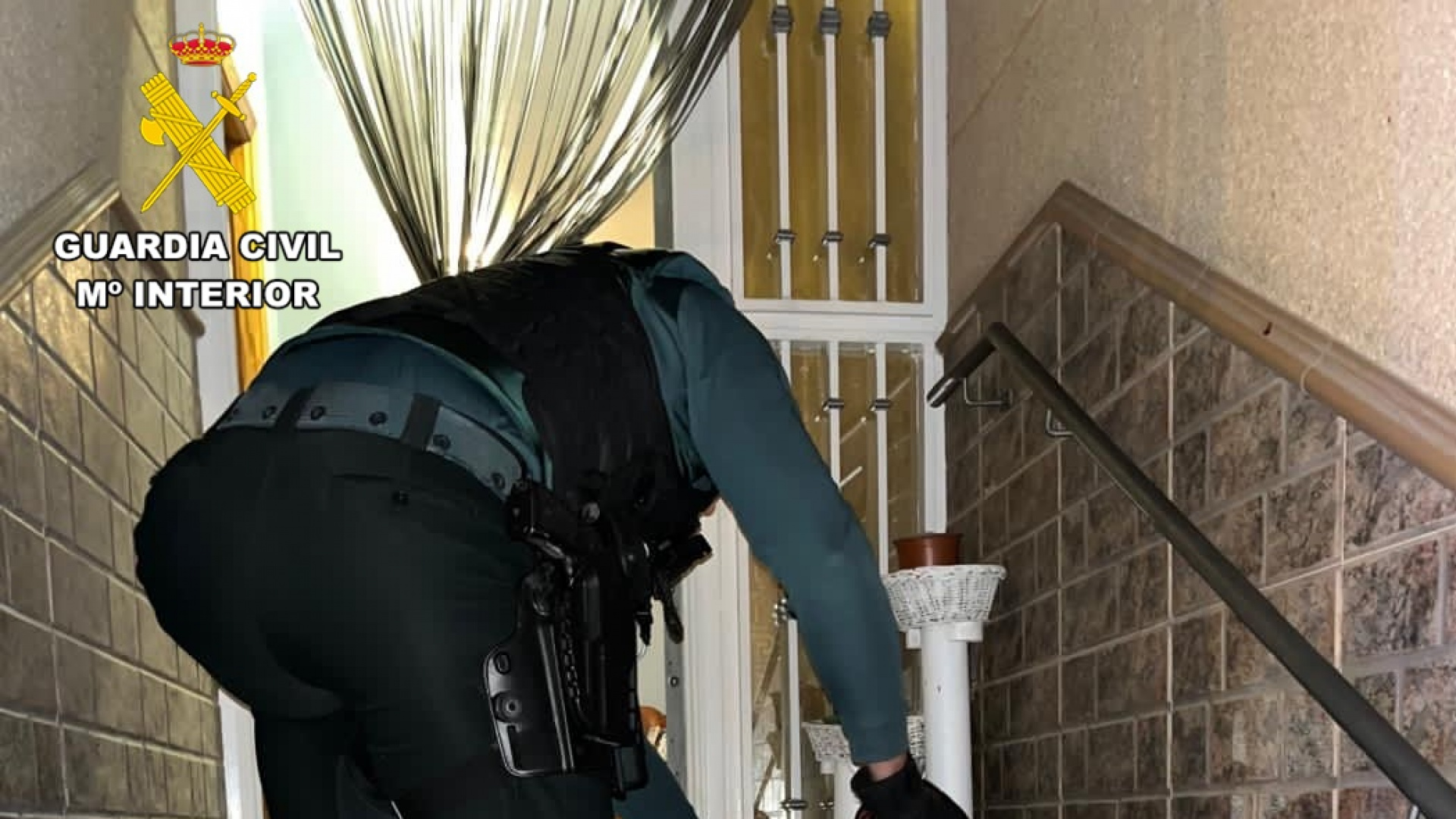 La Guardia Civil salva la vida a un hombre que se desangraba en El Ejido