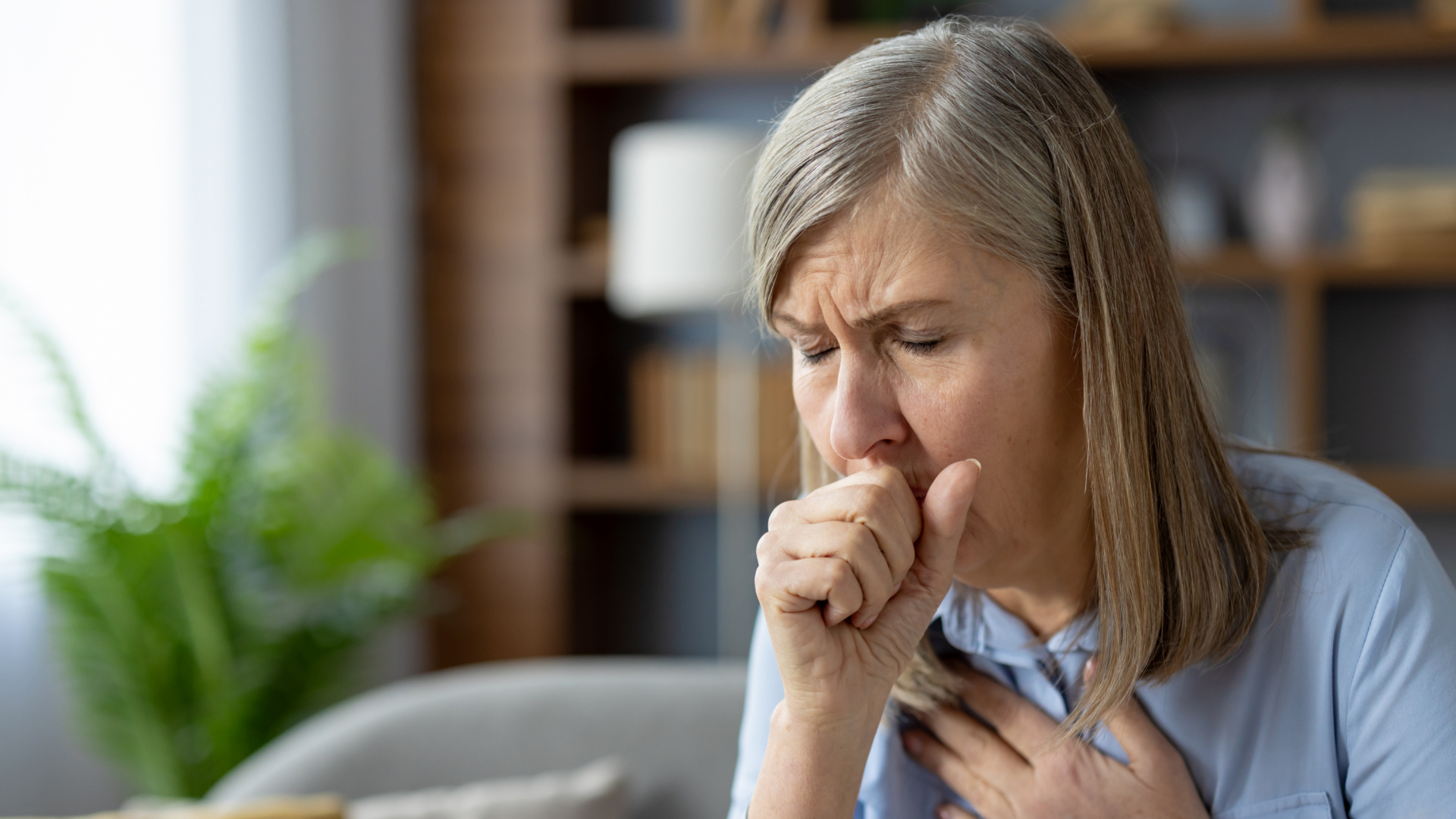 La neumonía no es cosa del pasado: expertos urgen a vacunarse este otoño