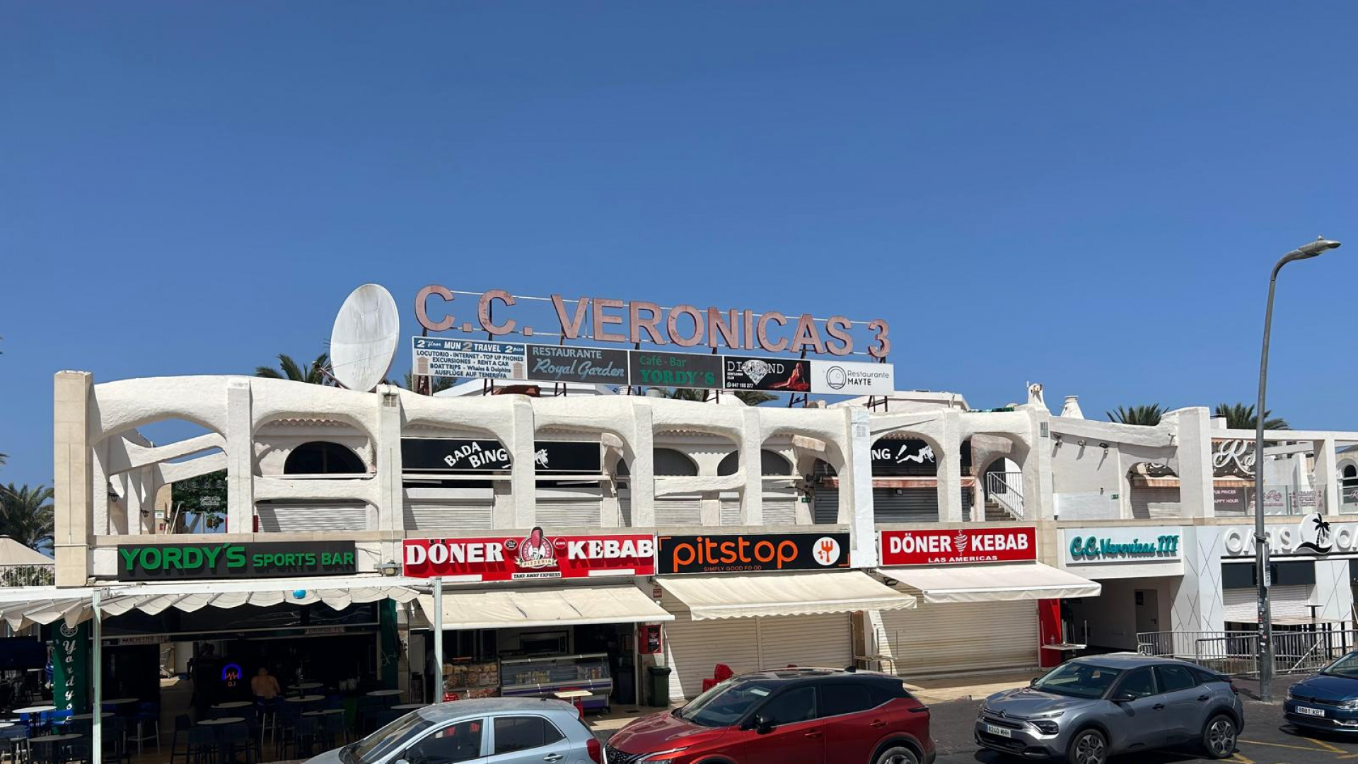 El 'Magaluf' de Canarias está en el sur de Tenerife: "Las Verónicas son las Verónicas y siempre habrá drogas, peleas y alcohol barato"