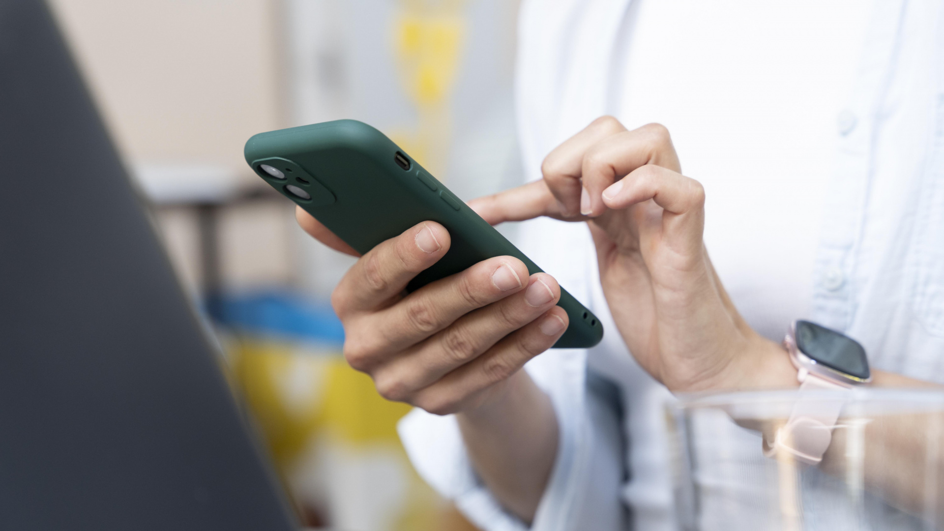 Una experta desvela las claves para no caer en la estafa de WhatsApp que suplanta tu identidad