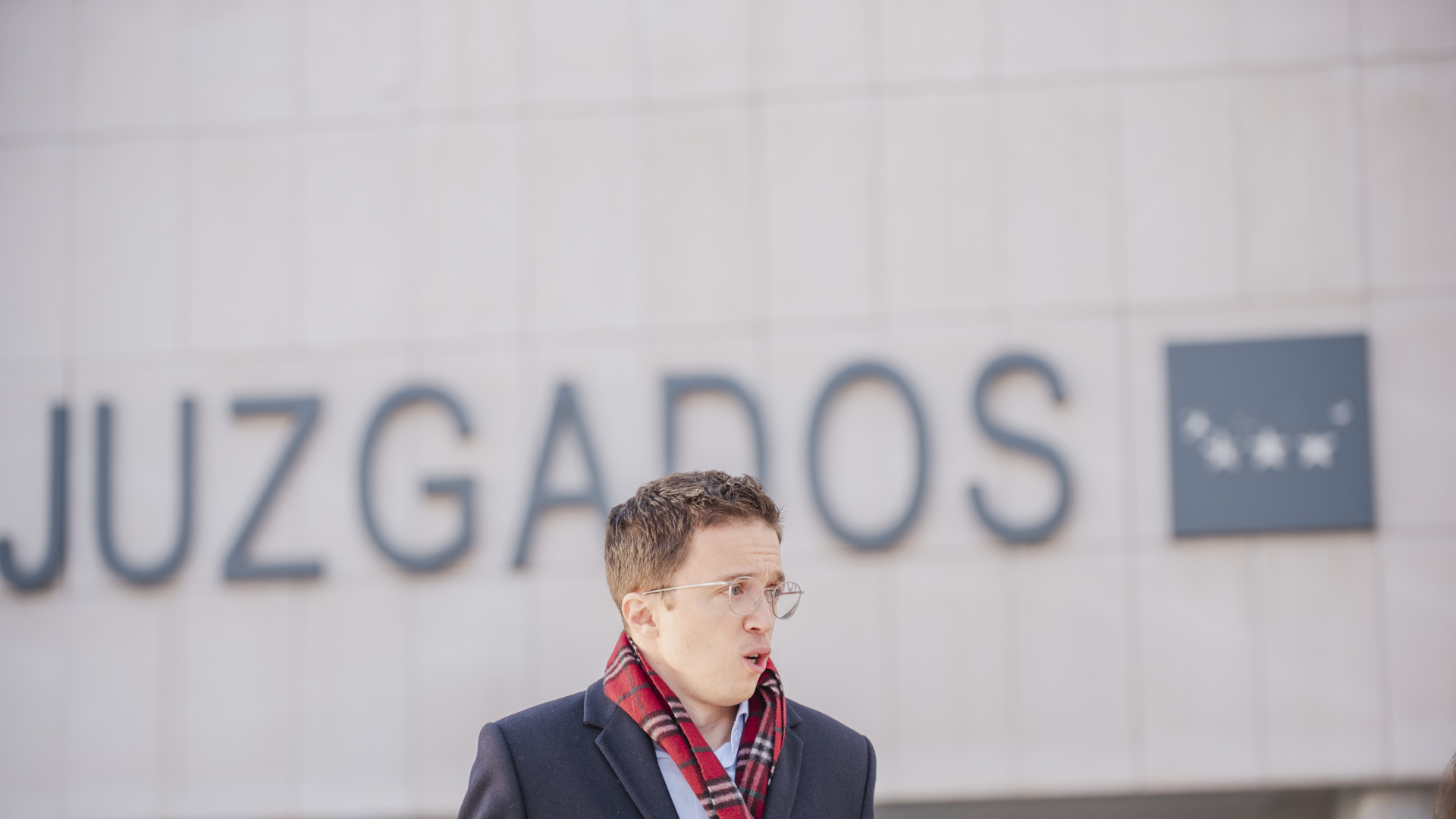 El juez del caso Errejón descarta archivar la causa y cita al exdiputado el 17 de febrero para notificarle la apertura de juicio