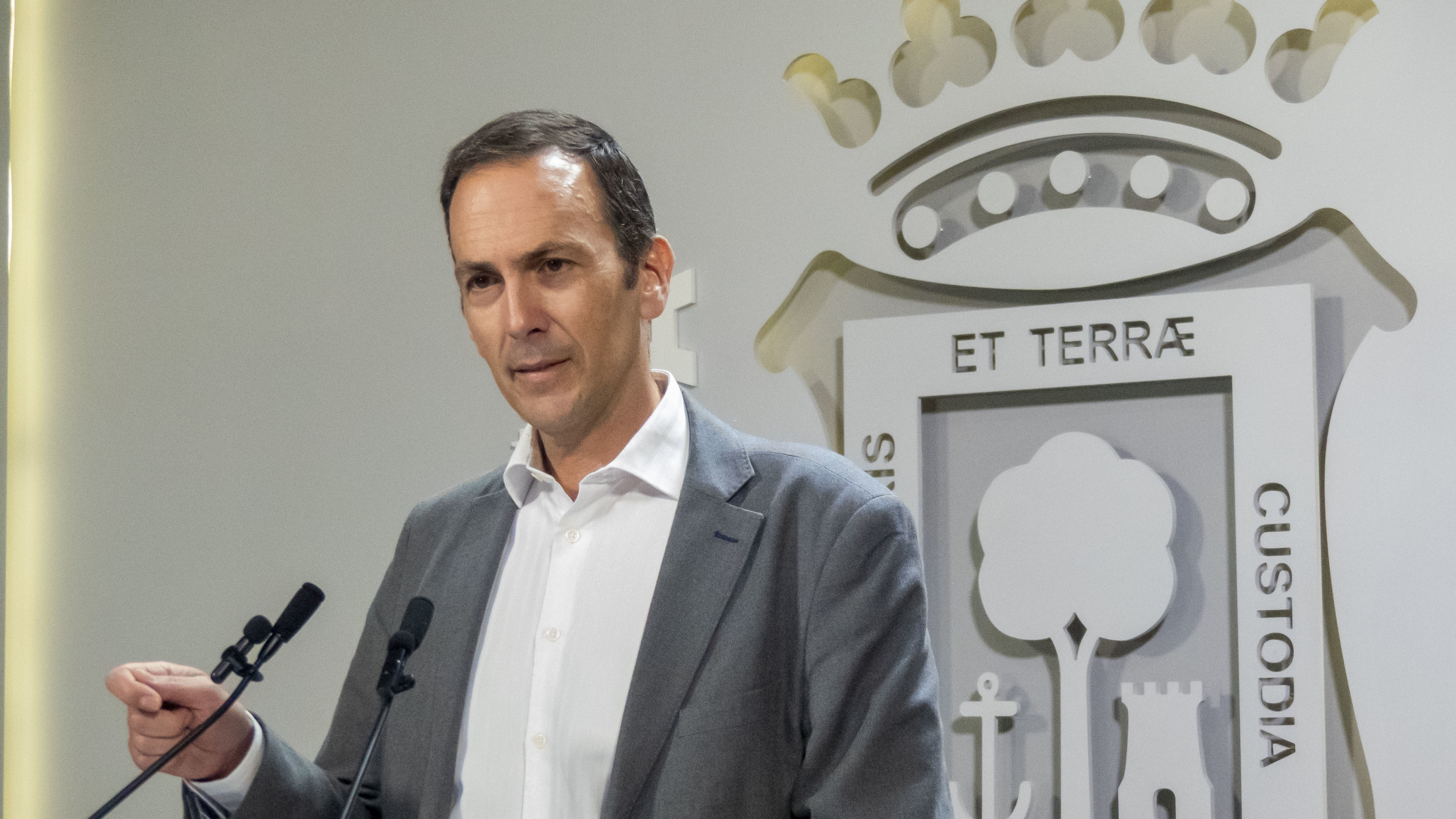 Francisco Muñoz defiende los presupuestos y acusa al PSOE de deslealtad