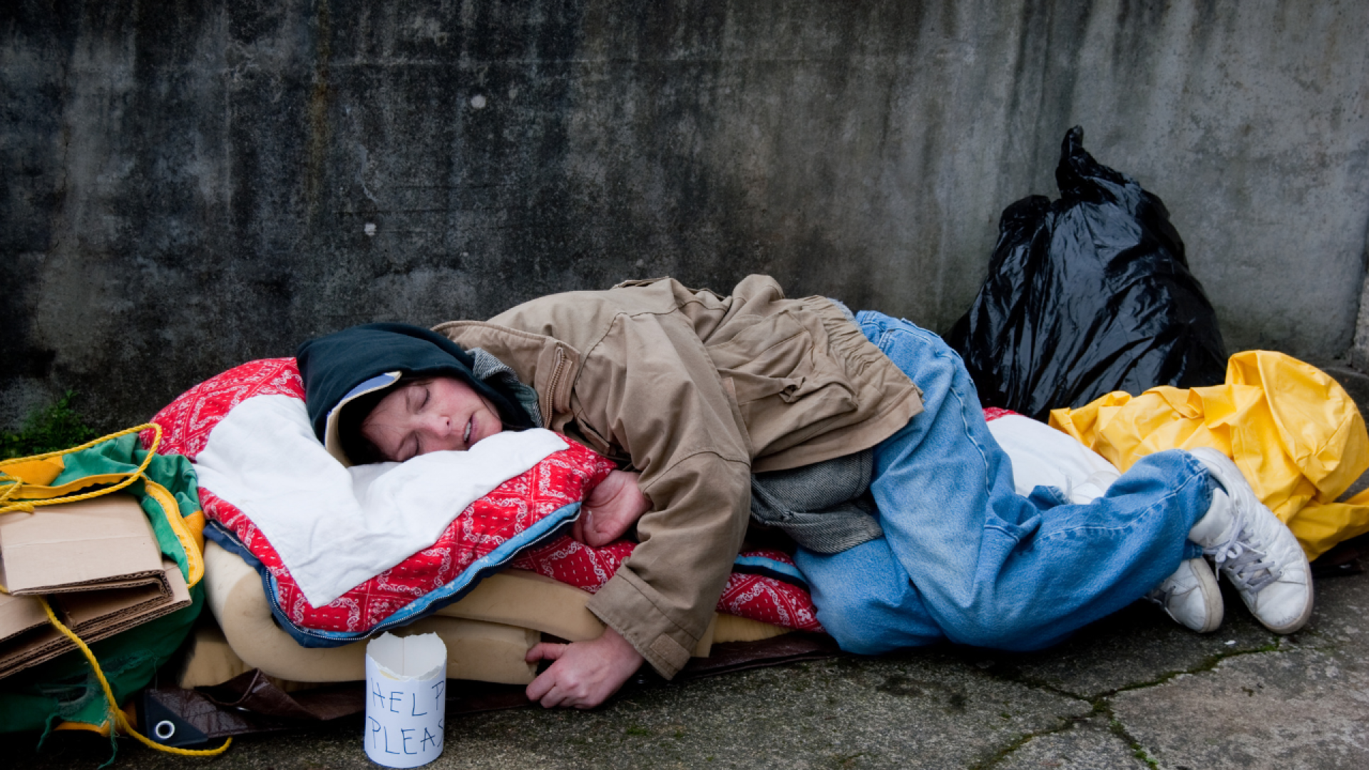 De tener vida ‘normal’ a la calle: el sinhogarismo se dispara en Alicante y nadie lo está frenando
