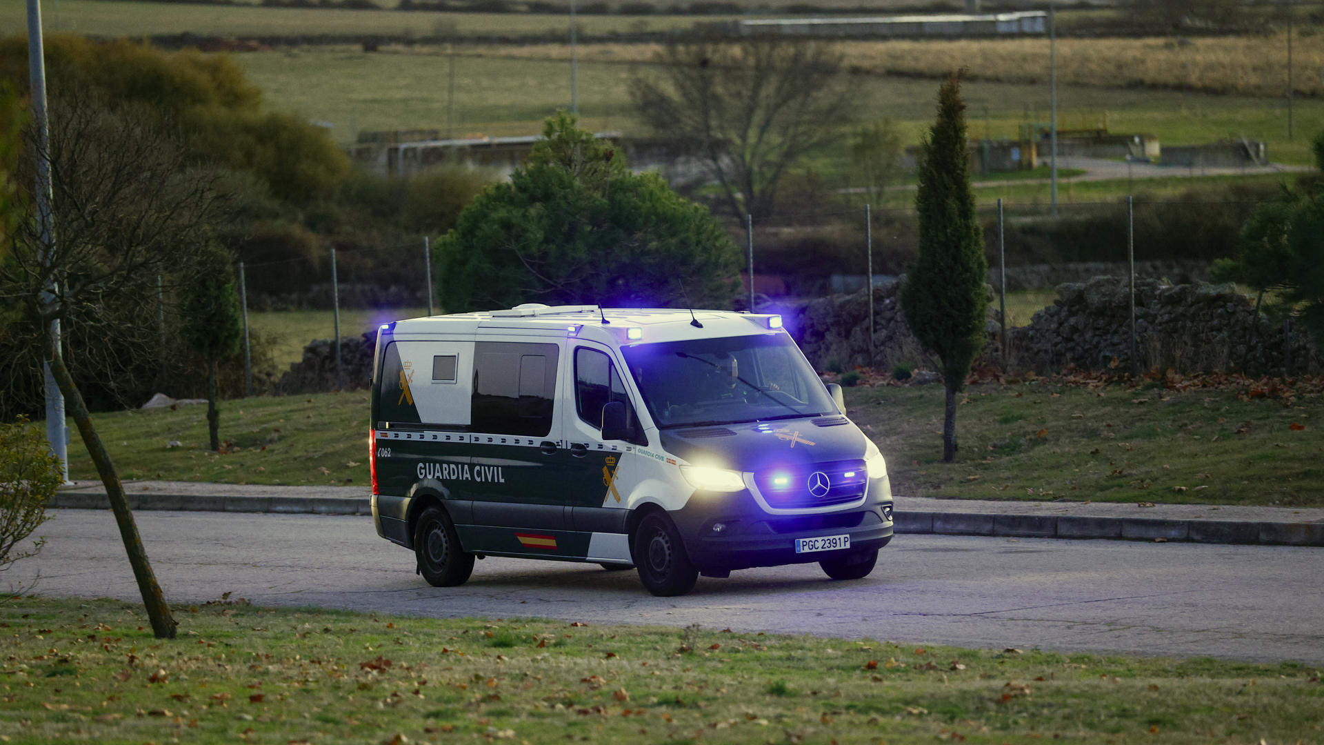Así son los traslados de Ábalos y Koldo: un funcionario de prisiones desvela la realidad de los madrugones, los grilletes y el menú