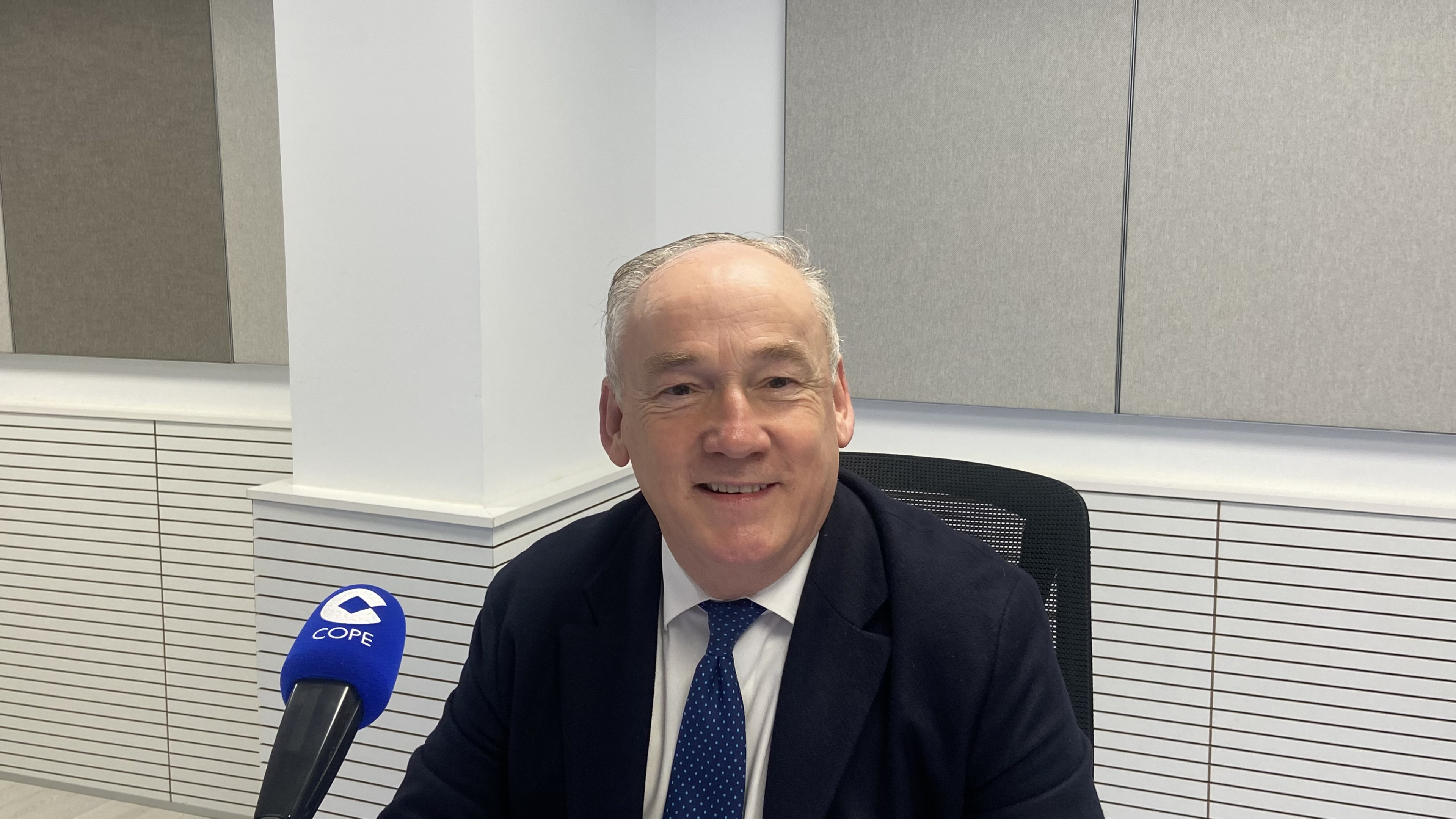 Miguel Lorenzo (PP) acusa a la alcaldesa de A Coruña de amparar los ataques de su gobierno a su partido: "Se convierte en hooligan"