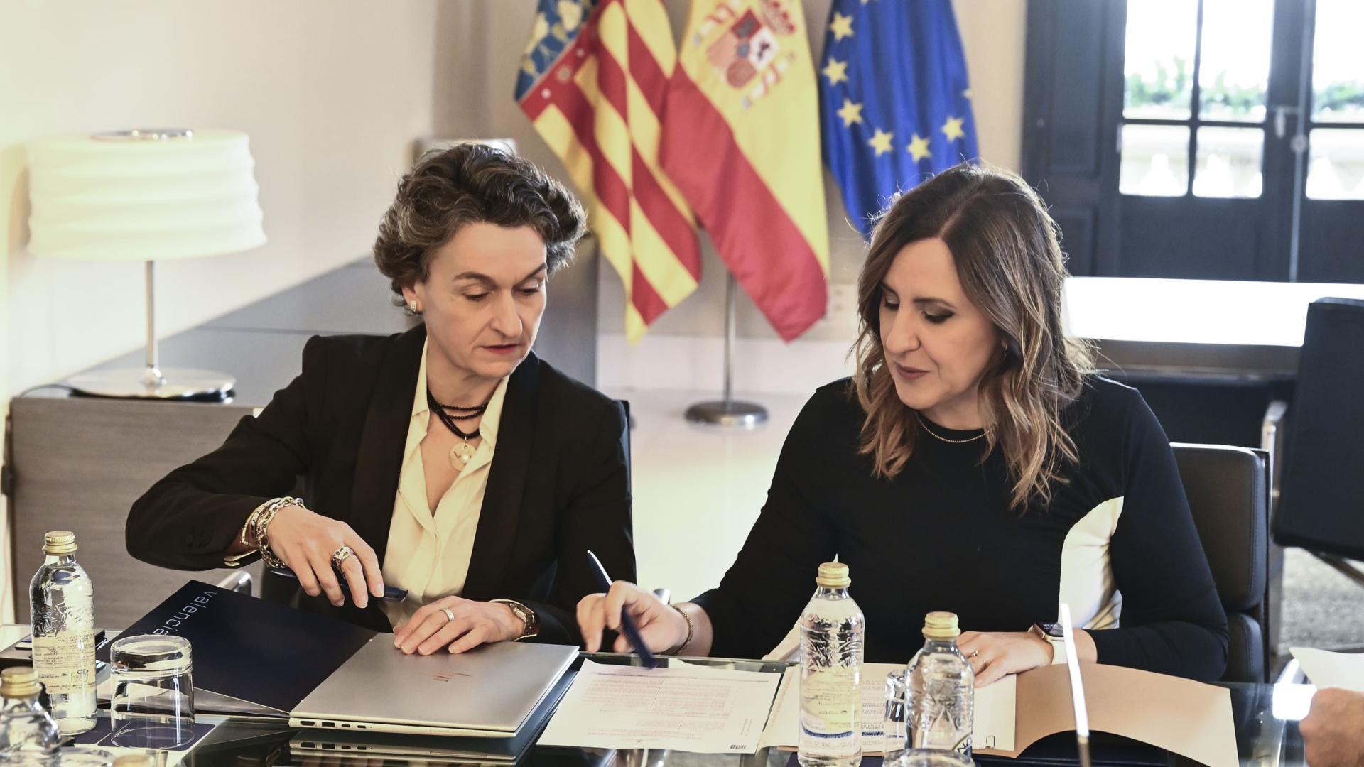 Anticorrupción investiga a la alcaldesa de Valencia y a la presidenta del Puerto por presunta prevaricación en la creación de puestos de trabajo