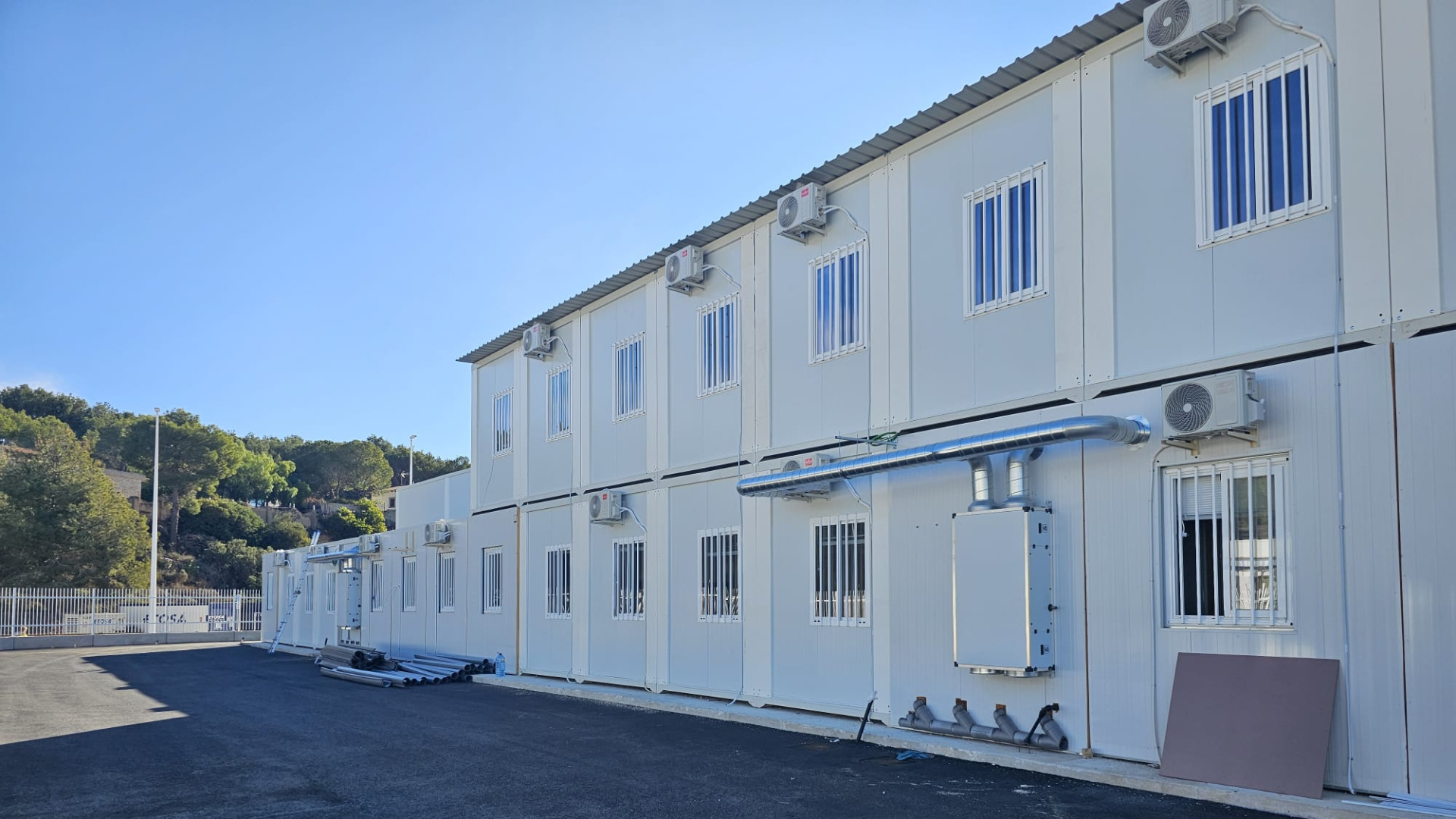 Calp prepara la vuelta al cole del CEIP Oltà en sus nuevas aulas prefabricadas