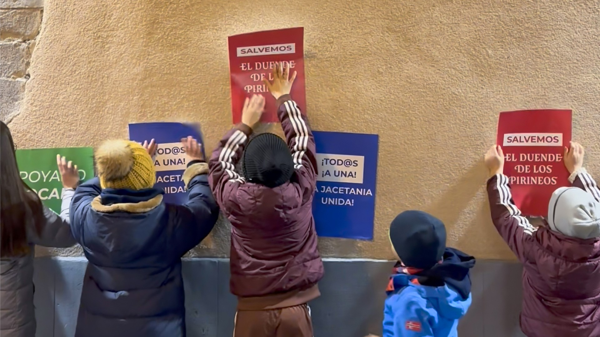 La lucha de un niño por salvar la Navidad en el pequeño comercio