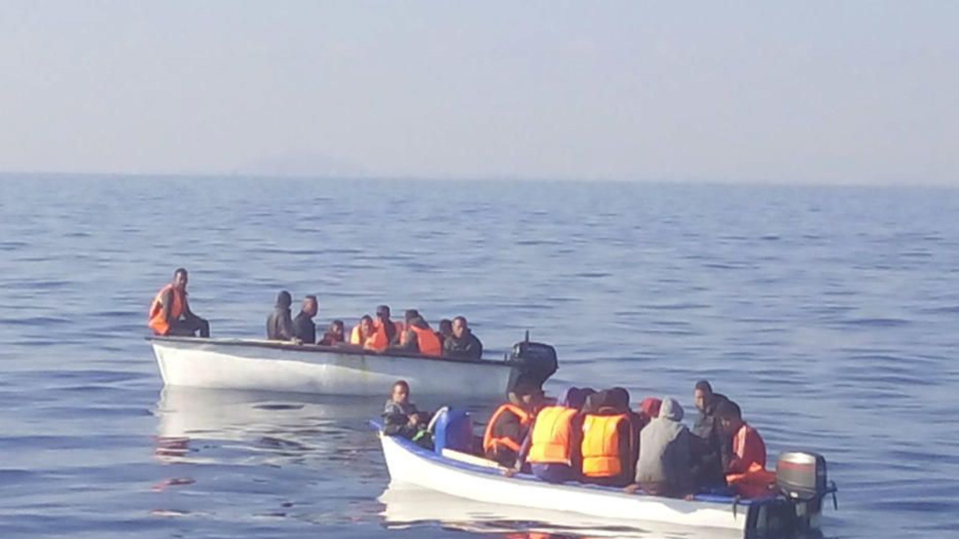 Interceptan dos pateras con 58 inmigrantes en la costa de Lorca el día de Navidad
