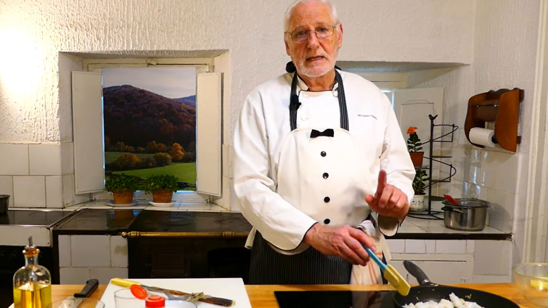 El chef Antonio Teruel recupera las lechezuelas e hígados encebollados con sus trucos para un plato de diez: "Para mí es un plato de los de los ricos, ricos"