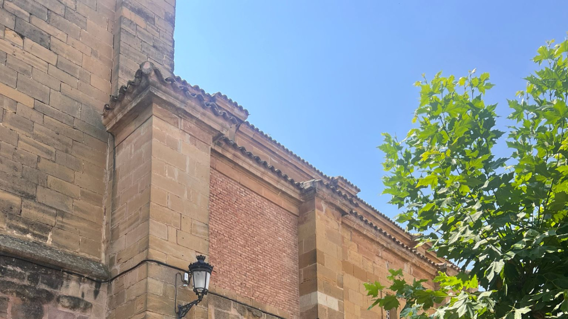 La clave para 'enganchar' a los jóvenes en la lectura se desvela en un pueblo de La Rioja: Una feria de turismo rural dinamiza el acceso a la cultura