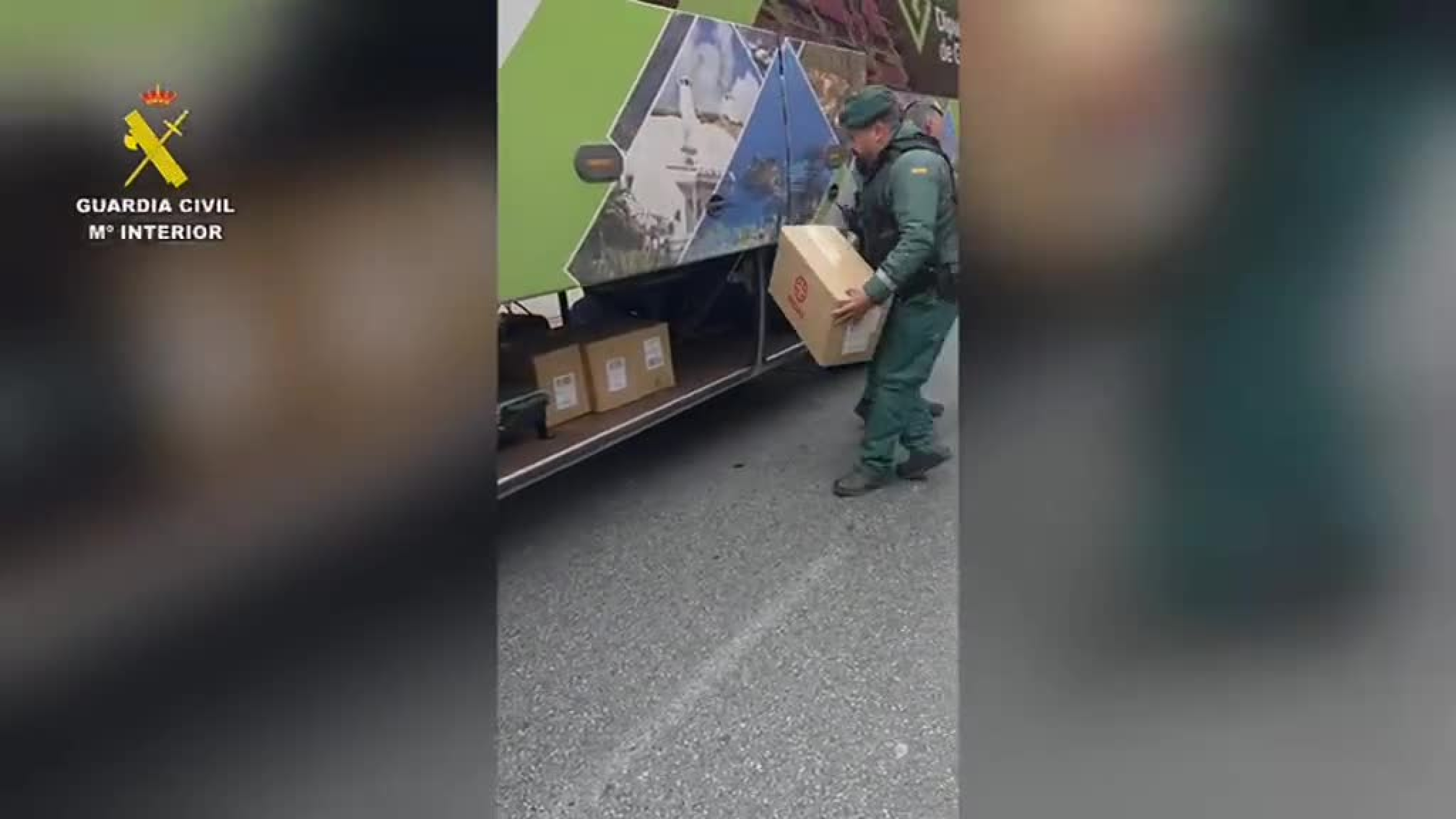 Escoltados por Guardia Civil: Así fue el dispositivo de vuelta a casa de los vecinos desalojados de Dúdar