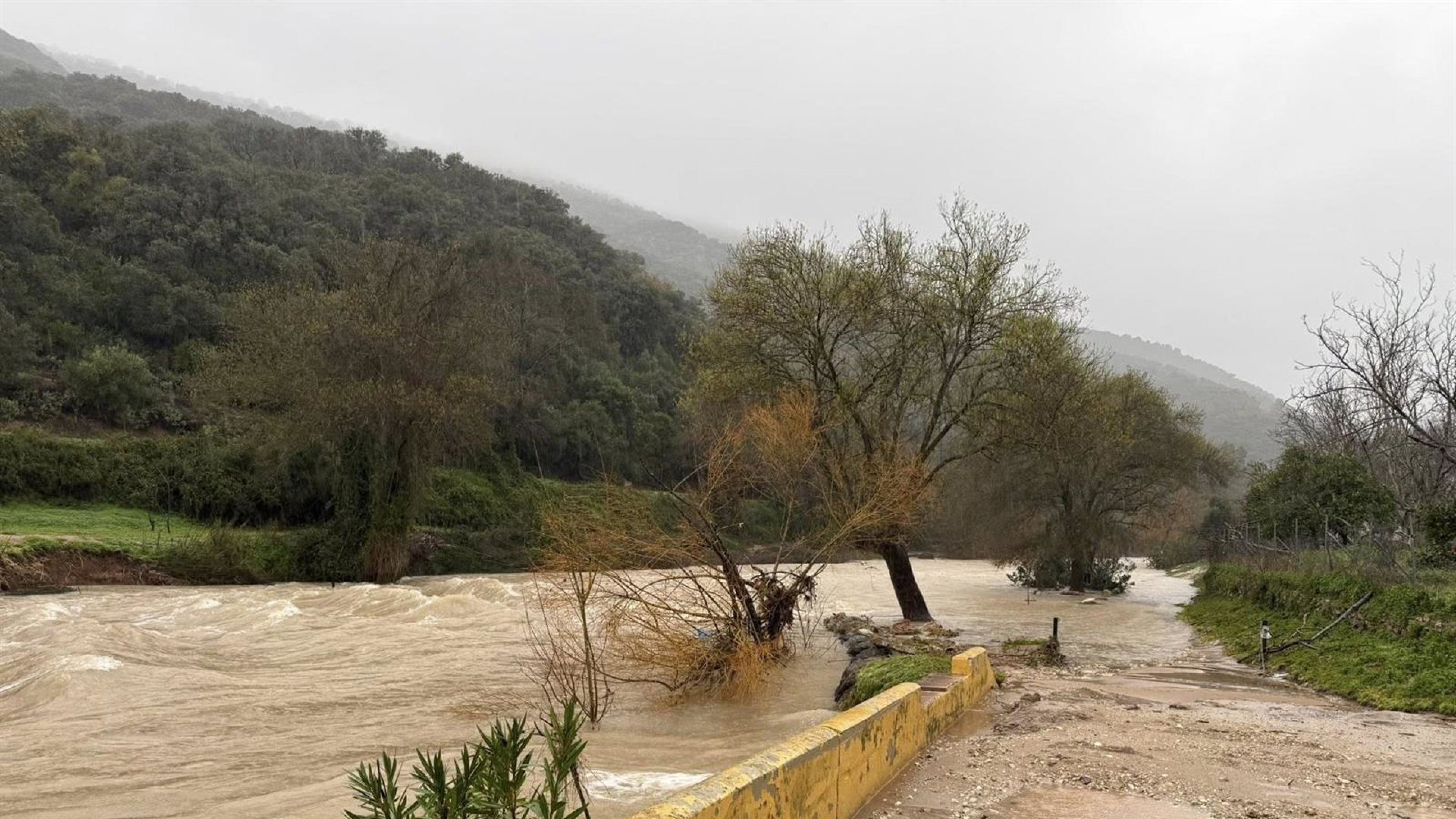La resaca de las borrascas en Málaga: entre el alivio por el regreso de algunos evacuados y la alerta por terremotos