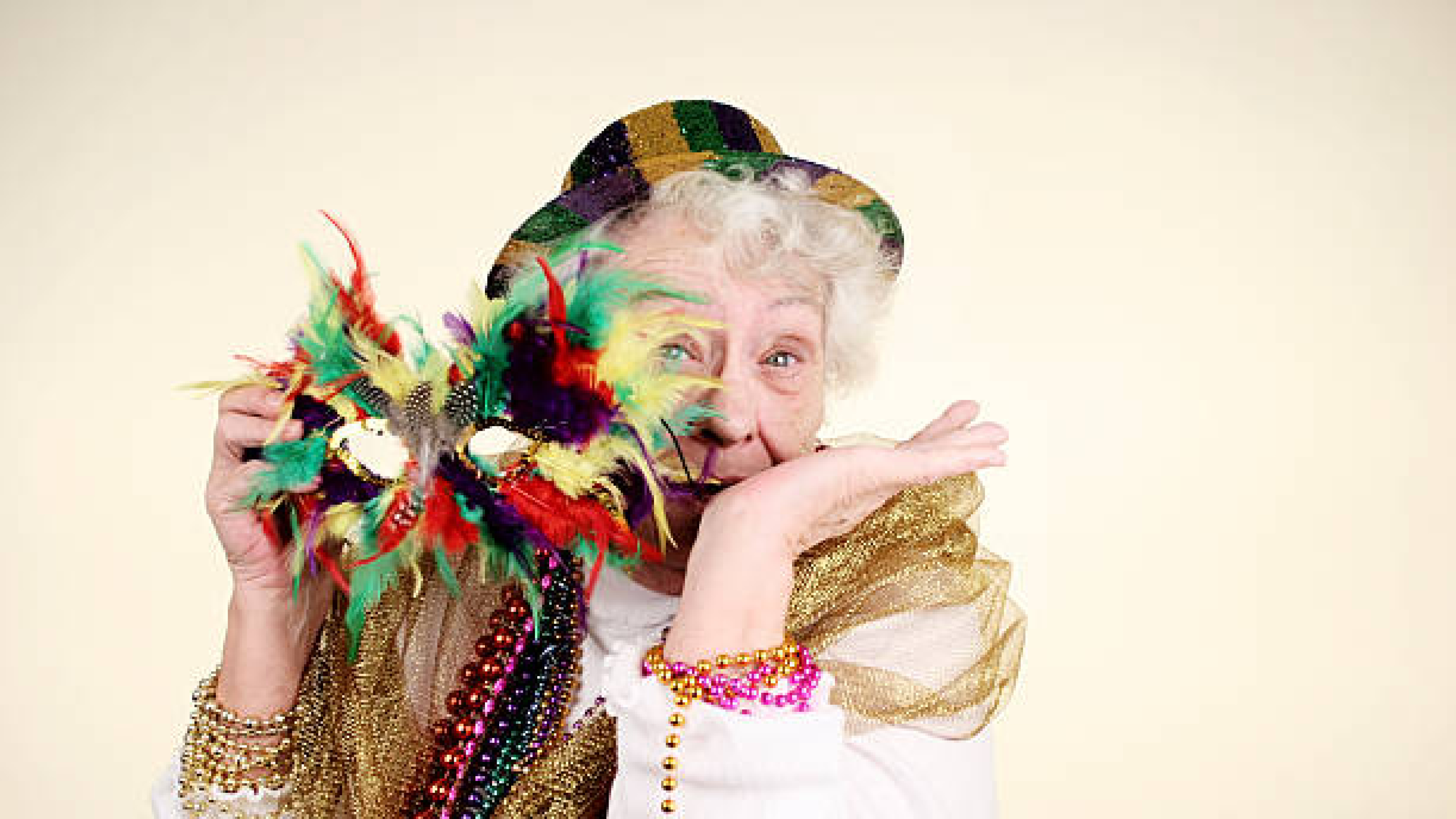 El Carnaval para mayores llena Salamanca de fiesta con bailes, desfiles y cine