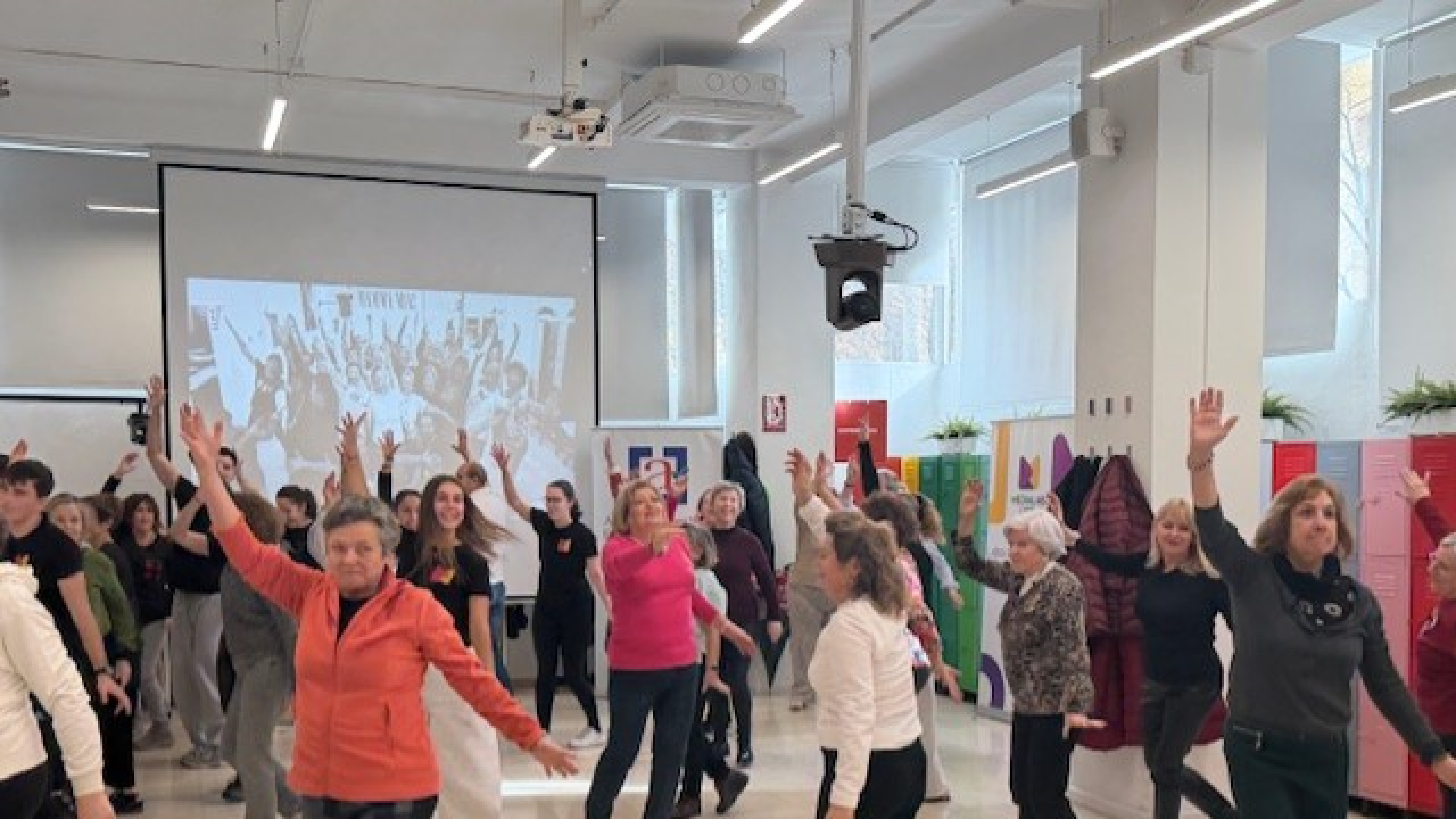 El musical 'Mamma Mia!' une a distintas generaciones de estudiantes en la Universidad de Granada